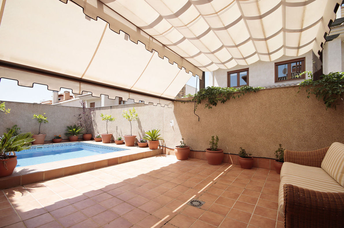 Casa en alquiler. Piscina propia. 2 salones. Aire acondicionado. Serrallo: Inmuebles de JP Inmobiliaria Casa en alquiler. Piscina propia. 2 salones. Aire acondicionado. Serrallo: Inmuebles de JP Inmobiliaria