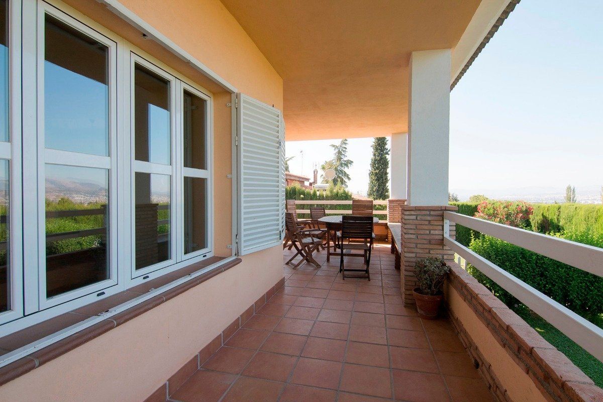 Gojar Los Cerezos. Vivienda de 365 m2: Inmuebles de JP Inmobiliaria Gojar Los Cerezos. Vivienda de 365 m2: Inmuebles de JP Inmobiliaria