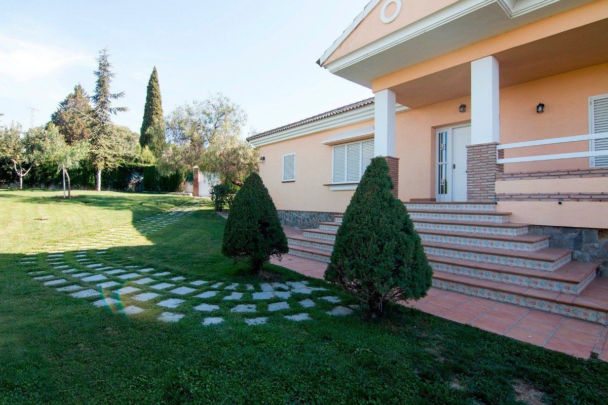 Gojar Los Cerezos. Vivienda de 365 m2: Inmuebles de JP Inmobiliaria Gojar Los Cerezos. Vivienda de 365 m2: Inmuebles de JP Inmobiliaria