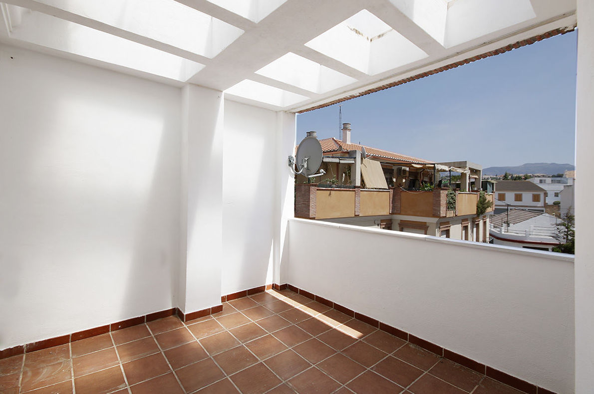 Ogijares. Plaza Alta. Atico con 2 dormitorios dobles, salon, terraza con vi: Inmuebles de JP Inmobiliaria Ogijares. Plaza Alta. Atico con 2 dormitorios dobles, salon, terraza con vi: Inmuebles de JP Inmobiliaria