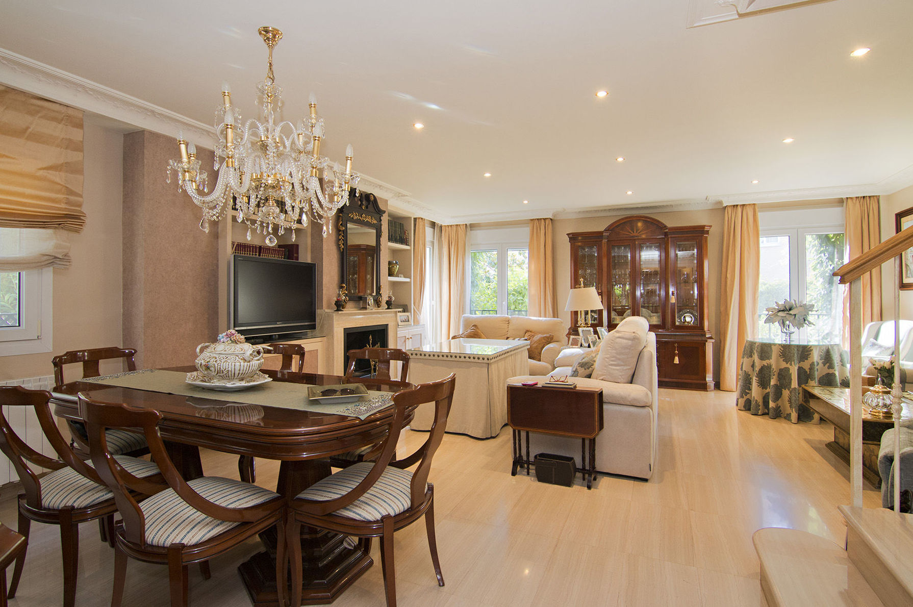 Serrallo. Pareada con parcela y piscina propia: Inmuebles de JP Inmobiliaria Serrallo. Pareada con parcela y piscina propia: Inmuebles de JP Inmobiliaria