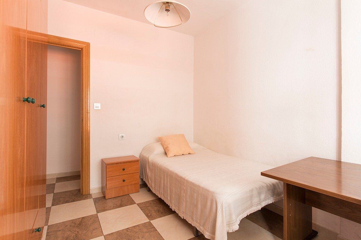 Venta de gran piso de cuatro dormitorios junto a la Facultad de Ciencias: Inmuebles de JP Inmobiliaria Venta de gran piso de cuatro dormitorios junto a la Facultad de Ciencias: Inmuebles de JP Inmobiliaria