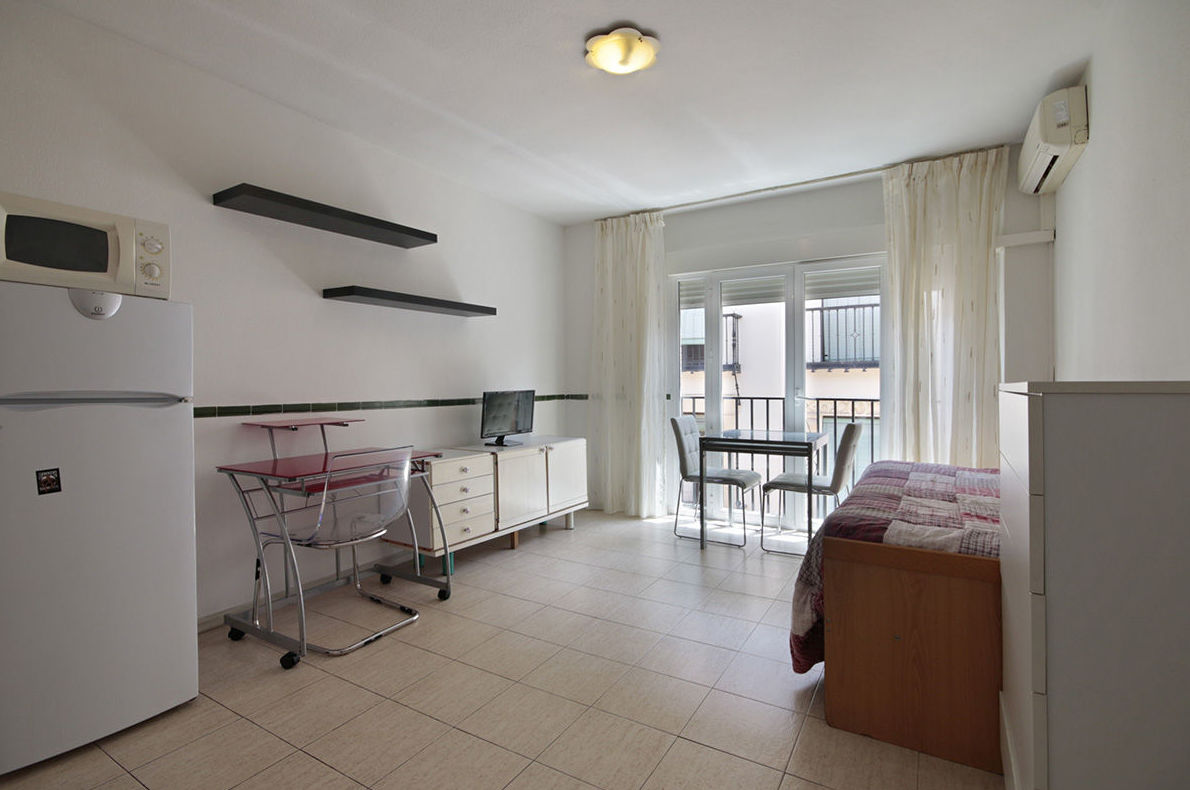 Alquiler estudio. Zona Gran Via. Año completo: Inmuebles de JP Inmobiliaria Alquiler estudio. Zona Gran Via. Año completo: Inmuebles de JP Inmobiliaria
