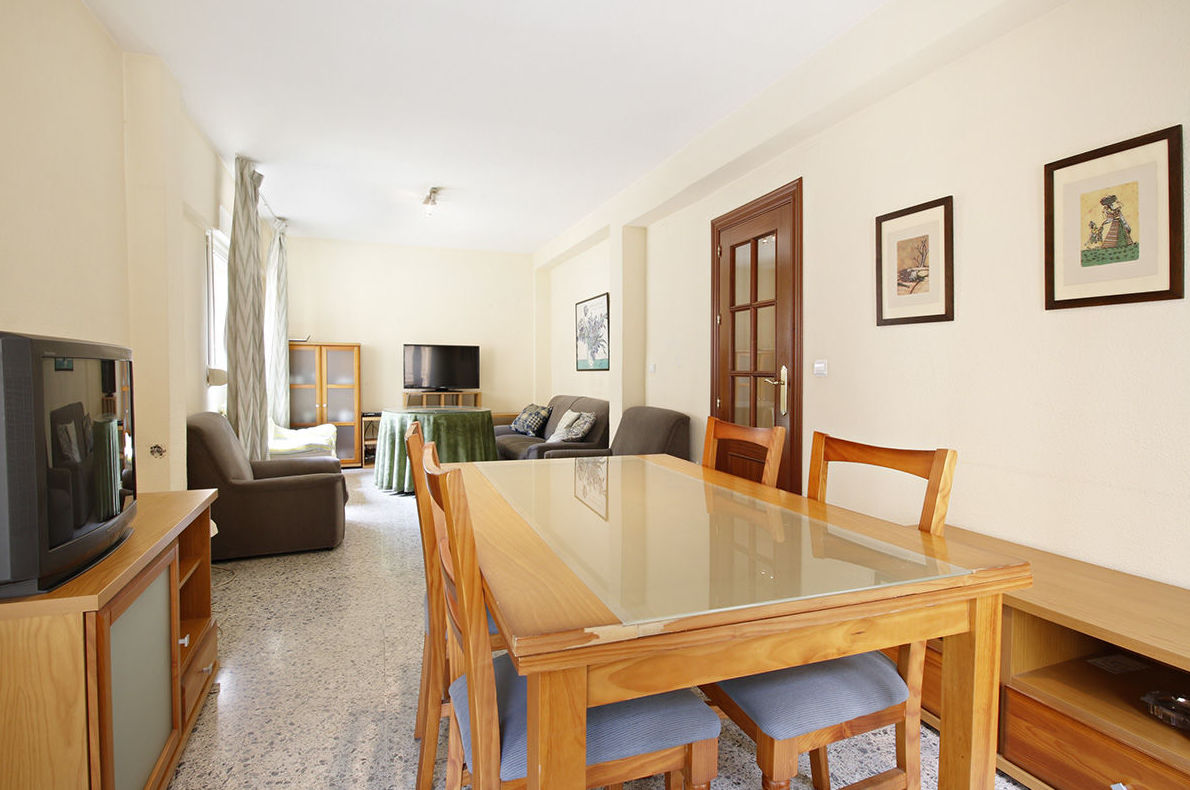 Junto Puentezuelas. Piso amueblado. 3 dormitorios. 2 baños.exterior: Inmuebles de JP Inmobiliaria Junto Puentezuelas. Piso amueblado. 3 dormitorios. 2 baños.exterior: Inmuebles de JP Inmobiliaria