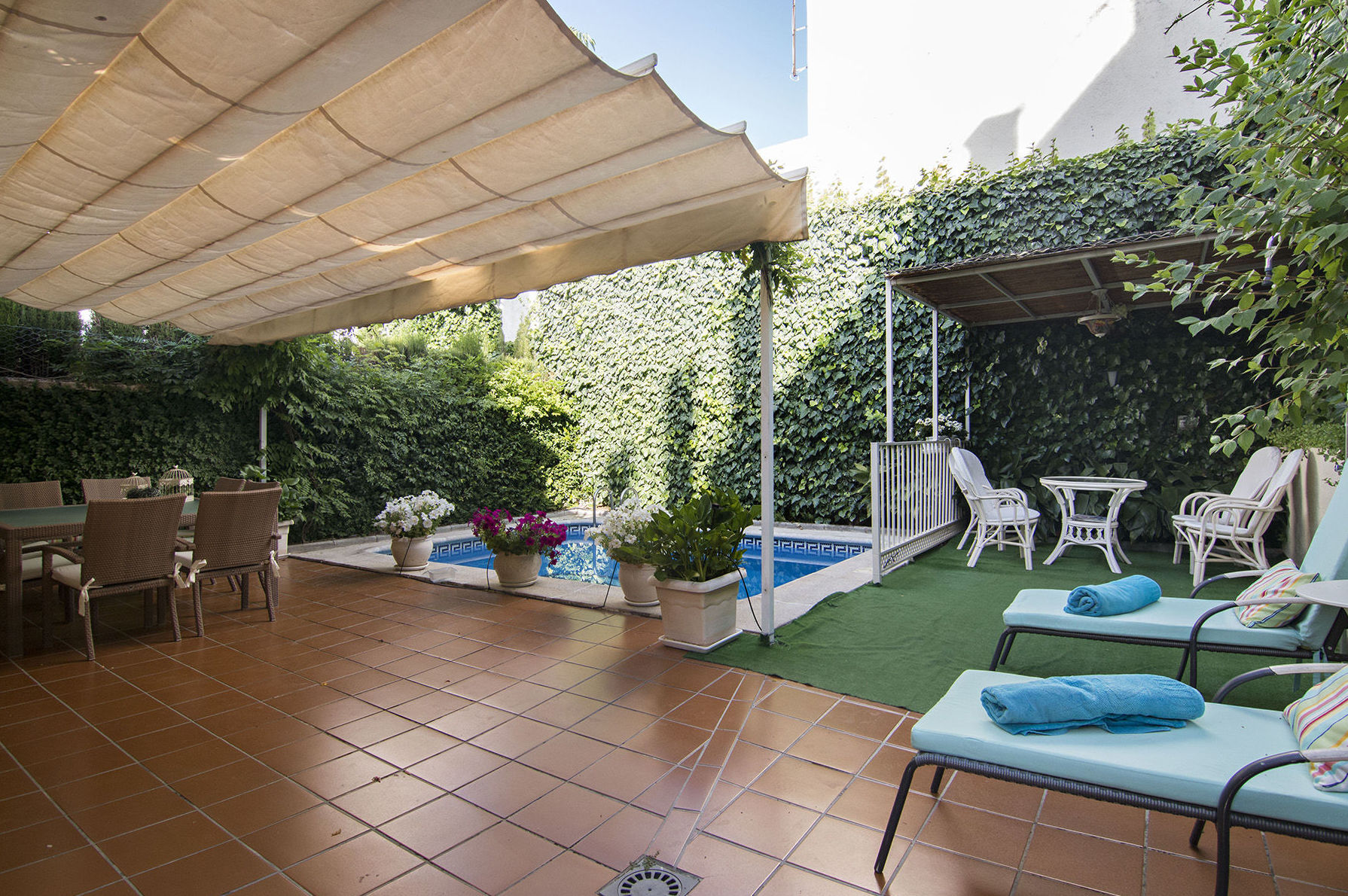 Serrallo. Pareada con parcela y piscina propia: Inmuebles de JP Inmobiliaria Serrallo. Pareada con parcela y piscina propia: Inmuebles de JP Inmobiliaria