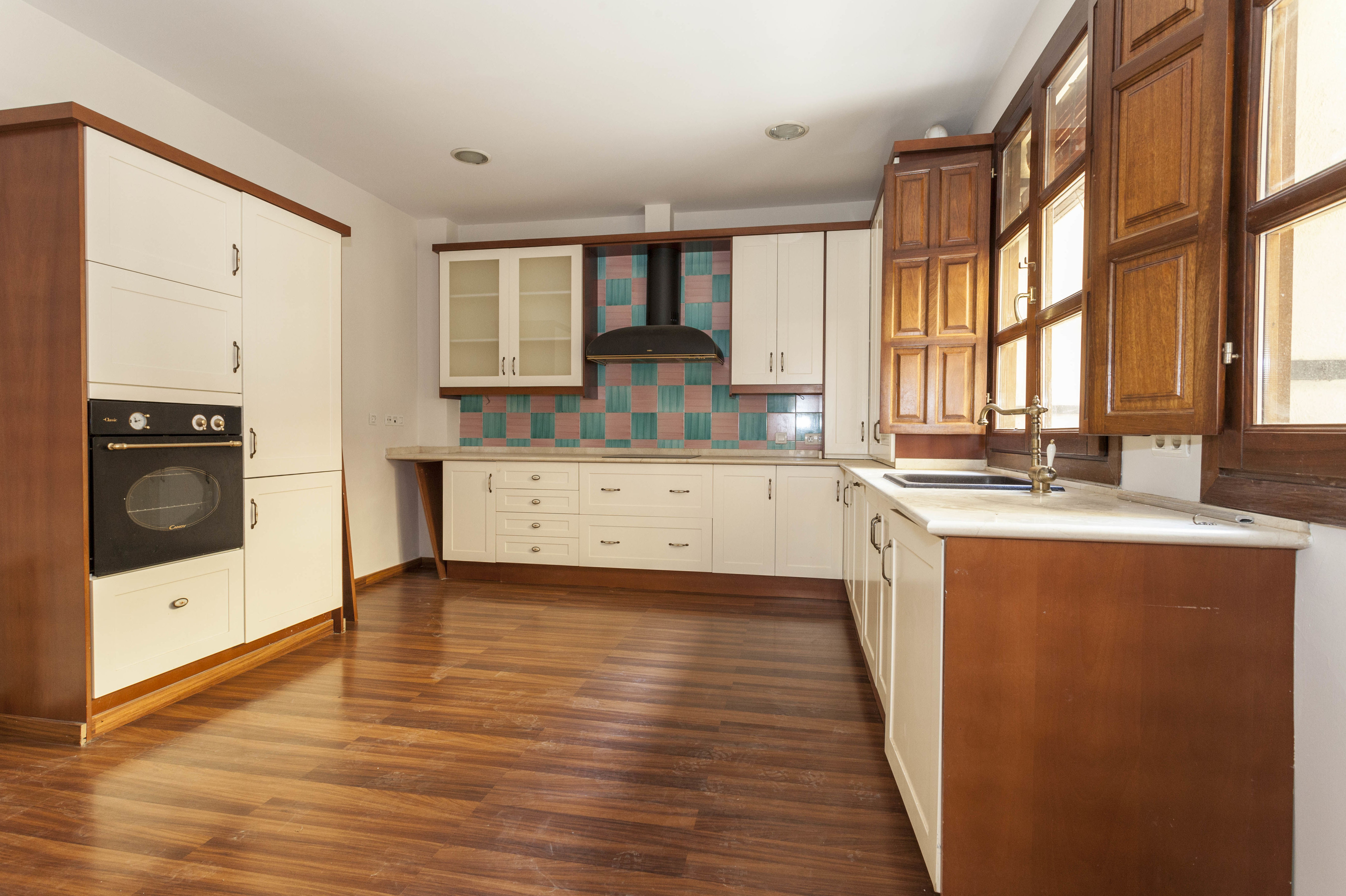 Duplex en alquiler sin muebles en la zona Recogidas: Inmuebles de JP Inmobiliaria Duplex en alquiler sin muebles en la zona Recogidas: Inmuebles de JP Inmobiliaria