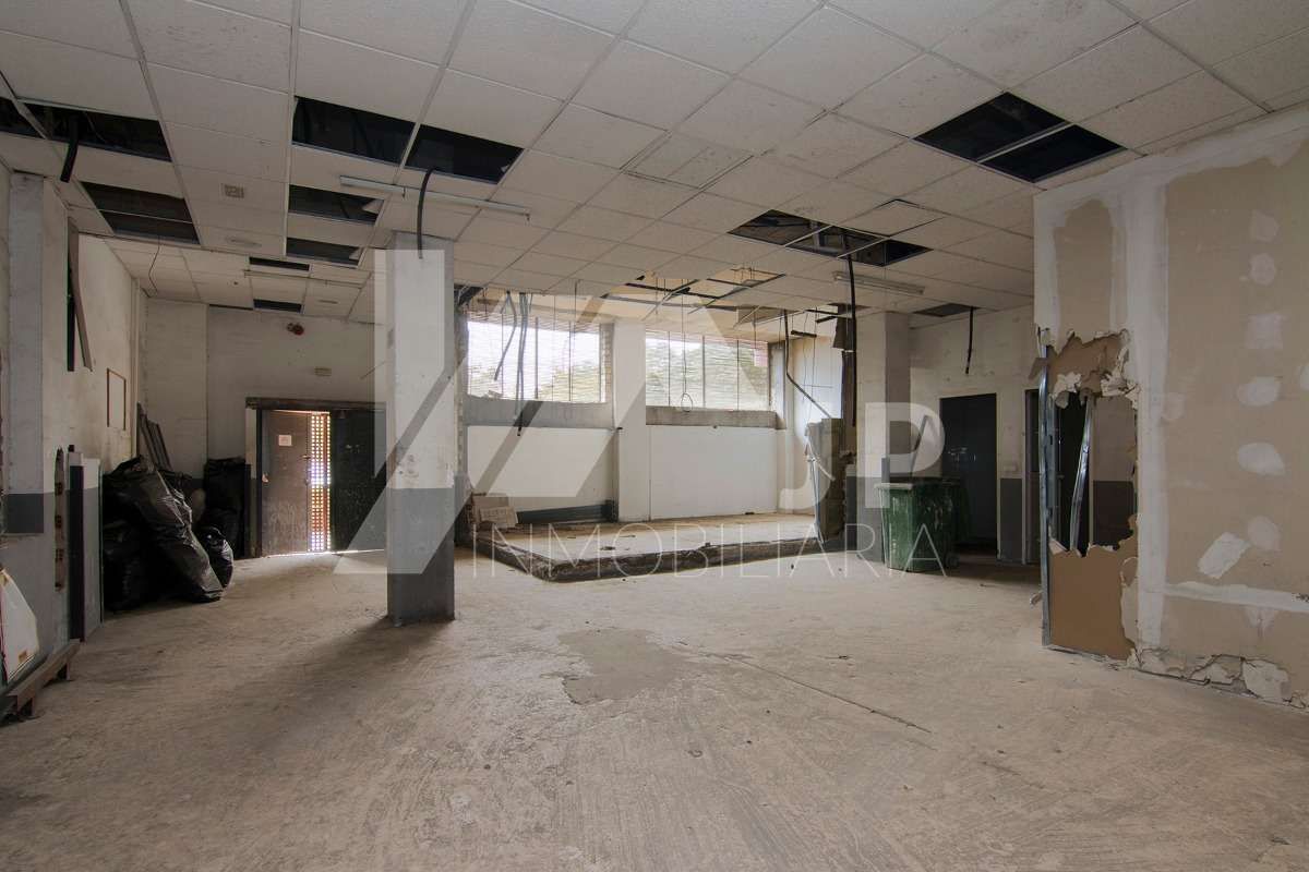 Alquiler de local frente en la zona de Renfe (Granada): Inmuebles de JP Inmobiliaria Alquiler de local frente en la zona de Renfe (Granada): Inmuebles de JP Inmobiliaria