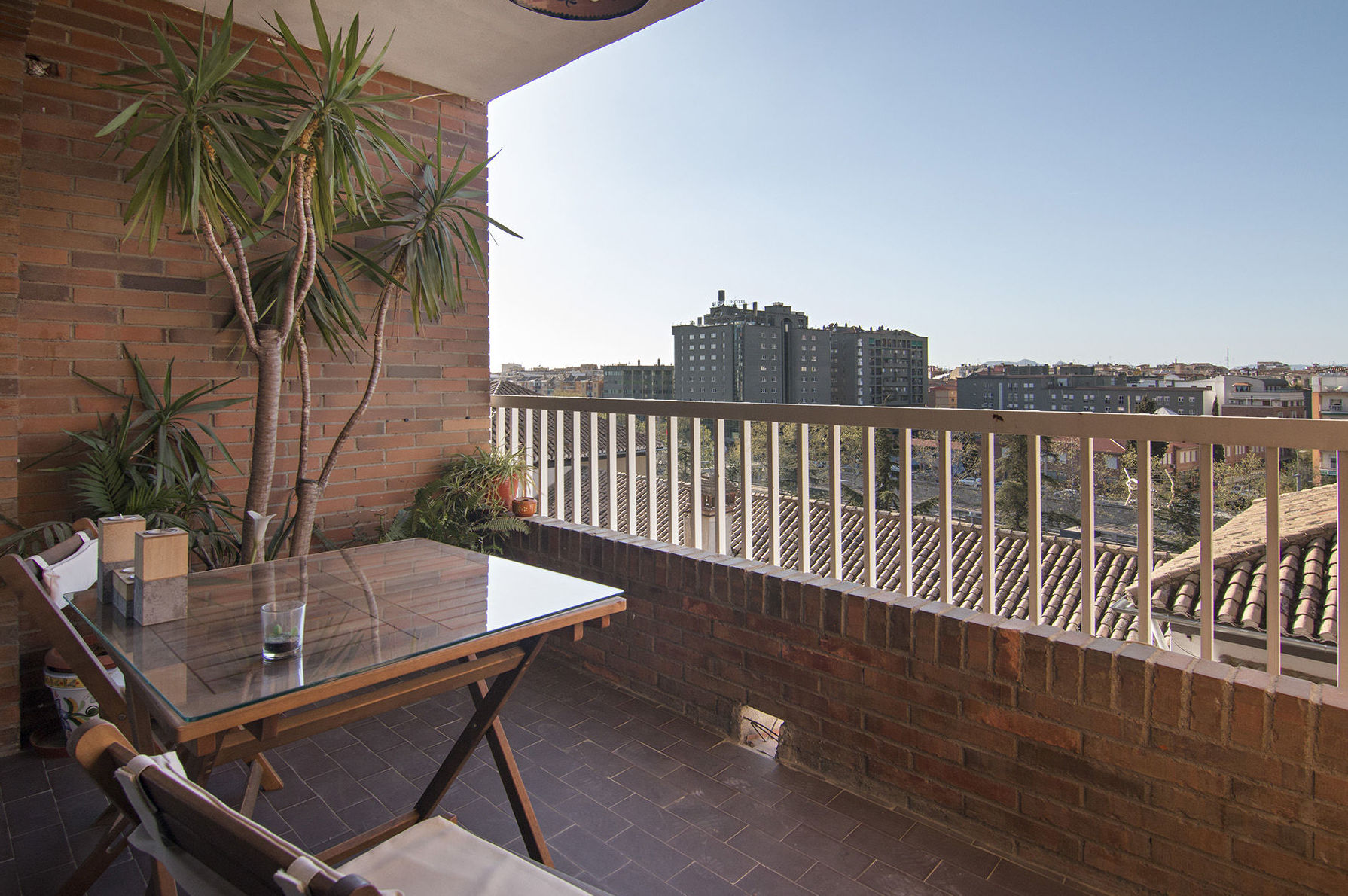 Estupendo piso de cuatro dormitorios en la urbanización Alminares del Genil: Inmuebles de JP Inmobiliaria Estupendo piso de cuatro dormitorios en la urbanización Alminares del Genil: Inmuebles de JP Inmobiliaria