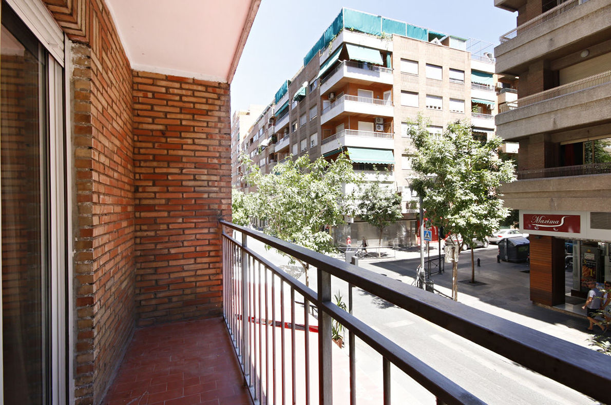 Piso en venta 5 dormitorios, 2 baños, cerca Camino de Ronda: Inmuebles de JP Inmobiliaria Piso en venta 5 dormitorios, 2 baños, cerca Camino de Ronda: Inmuebles de JP Inmobiliaria