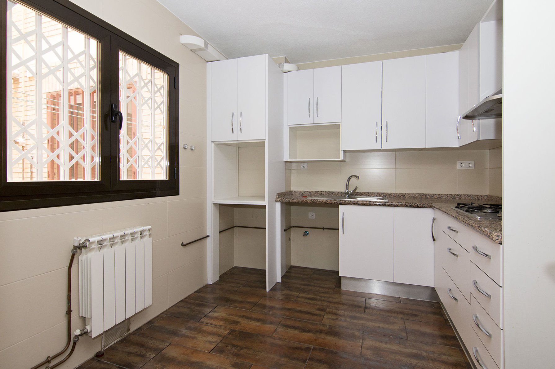 Pleno centro de Granada, calle Buensucceso. Piso con 4 dormitorios: Inmuebles de JP Inmobiliaria Pleno centro de Granada, calle Buensucceso. Piso con 4 dormitorios: Inmuebles de JP Inmobiliaria