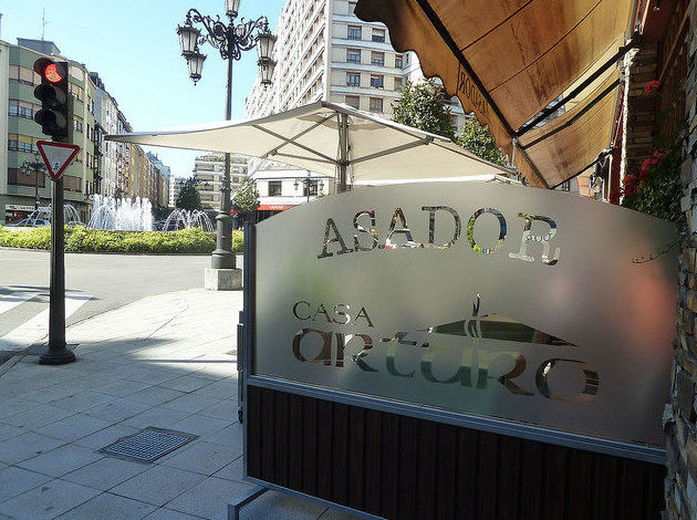 Mamparas de terraza para profesionales (hostelería): Productos y Servicios de Carpintería de Aluminio Pérez Gallego Mamparas de terraza para profesionales (hostelería): Productos y Servicios de Carpintería de Aluminio Pérez Gallego