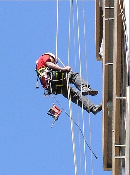 Trabajos en altura: Trabajos realizados de Desatascos y Extracciones Merino Trabajos en altura: Trabajos realizados de Desatascos y Extracciones Merino