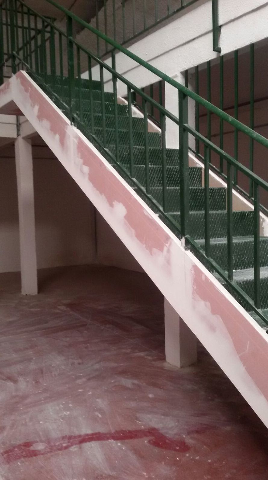 Cajeado escalera Empresa de Ignifugos en Madrid Sella2