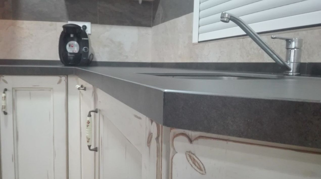 Cocina de Madera DKP con pequeños detalles Cocina de Madera DKP con pequeños detalles