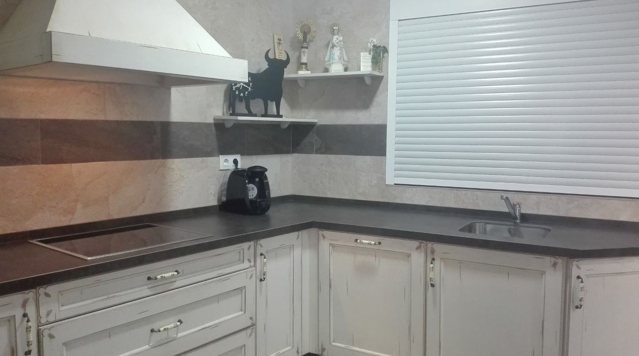 Cocina de Madera DKP con pequeños detalles Cocina de Madera DKP con pequeños detalles