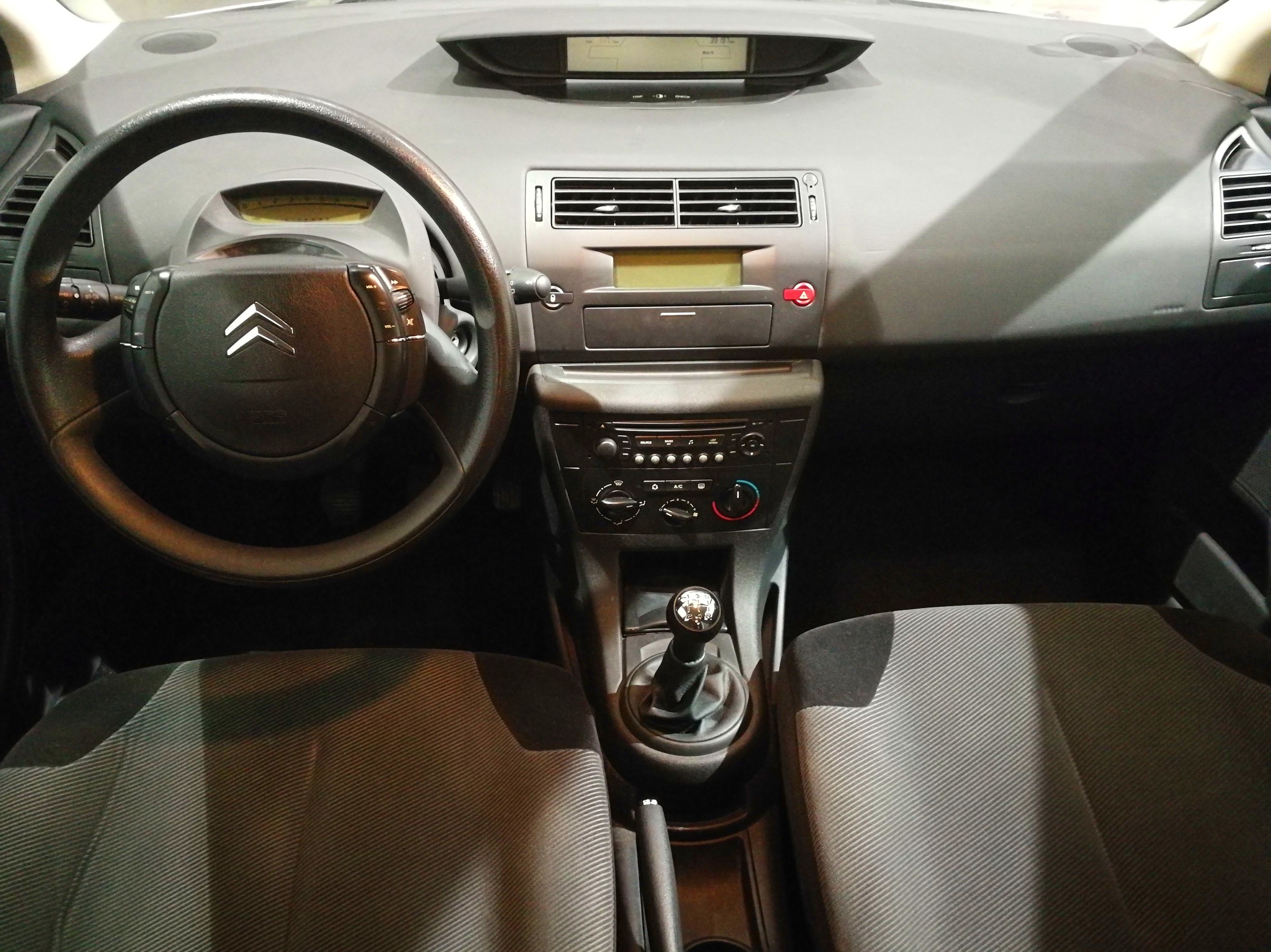 Citroën C4 1.6i 110cv: SERVICIOS Y STOCK DE COCHES de Vaquerizo Motor Citroën C4 1.6i 110cv: SERVICIOS Y STOCK DE COCHES de Vaquerizo Motor