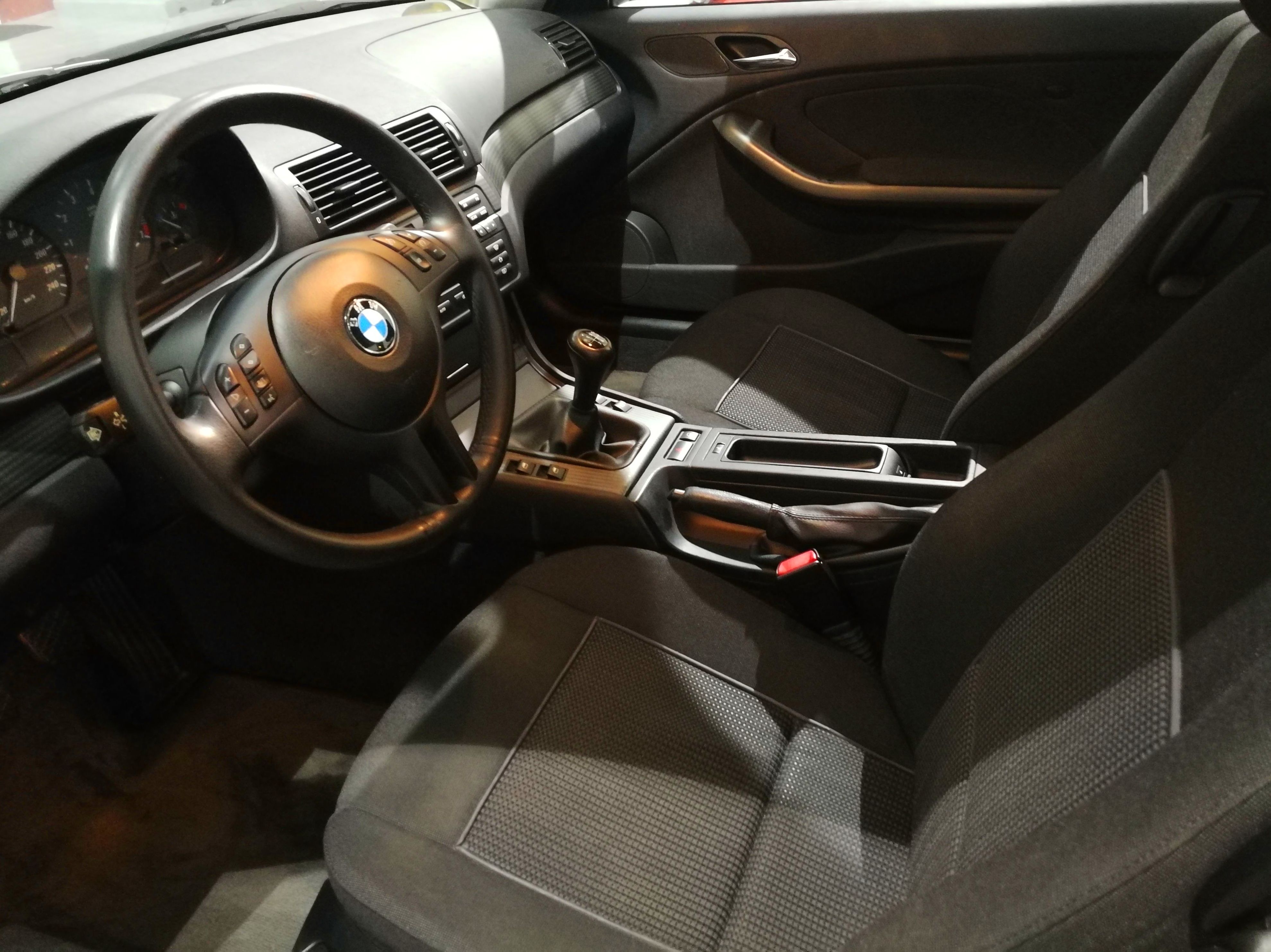 BMW 320ci: SERVICIOS Y STOCK DE COCHES de Vaquerizo Motor BMW 320ci: SERVICIOS Y STOCK DE COCHES de Vaquerizo Motor