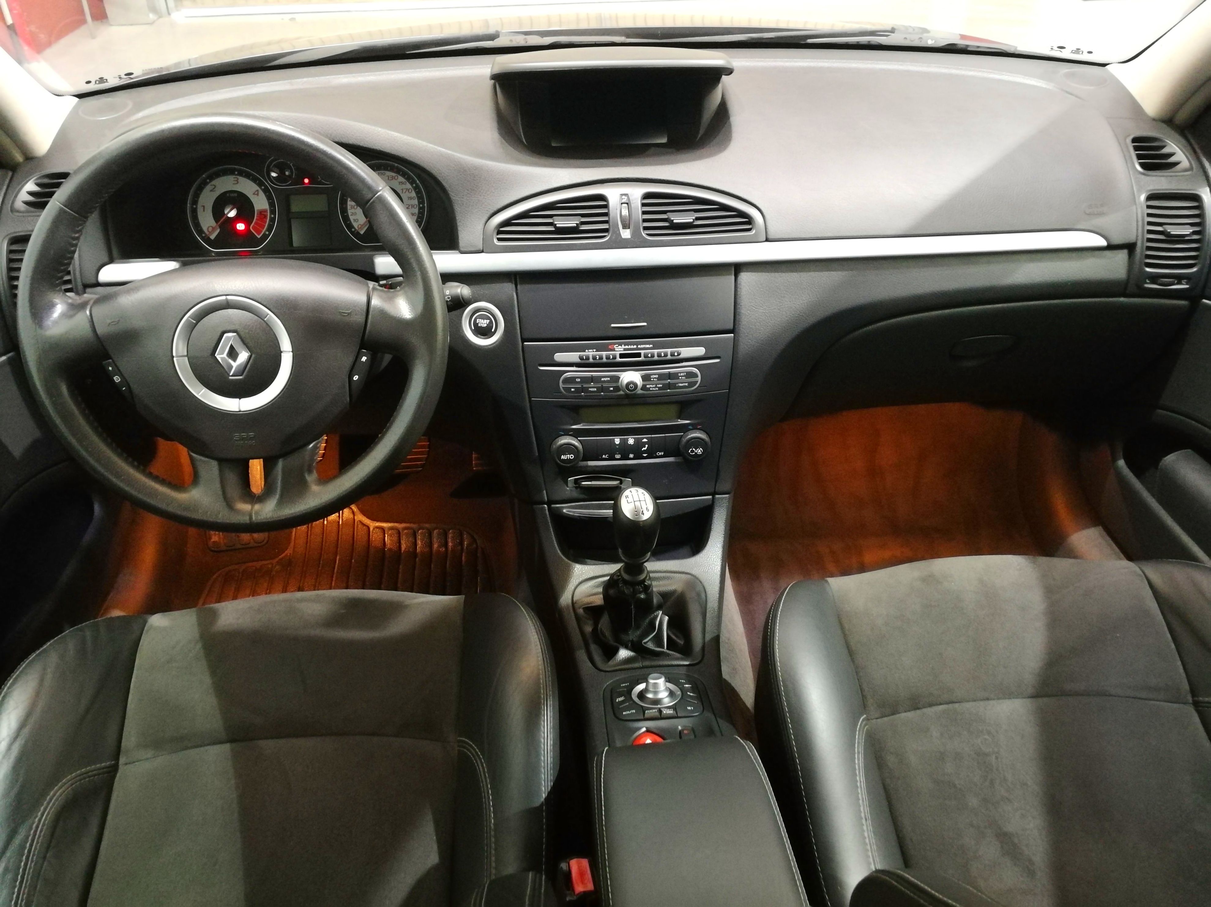Renault Laguna 2.2DCI Luxe Dynamique: SERVICIOS Y STOCK DE COCHES de Vaquerizo Motor Renault Laguna 2.2DCI Luxe Dynamique: SERVICIOS Y STOCK DE COCHES de Vaquerizo Motor