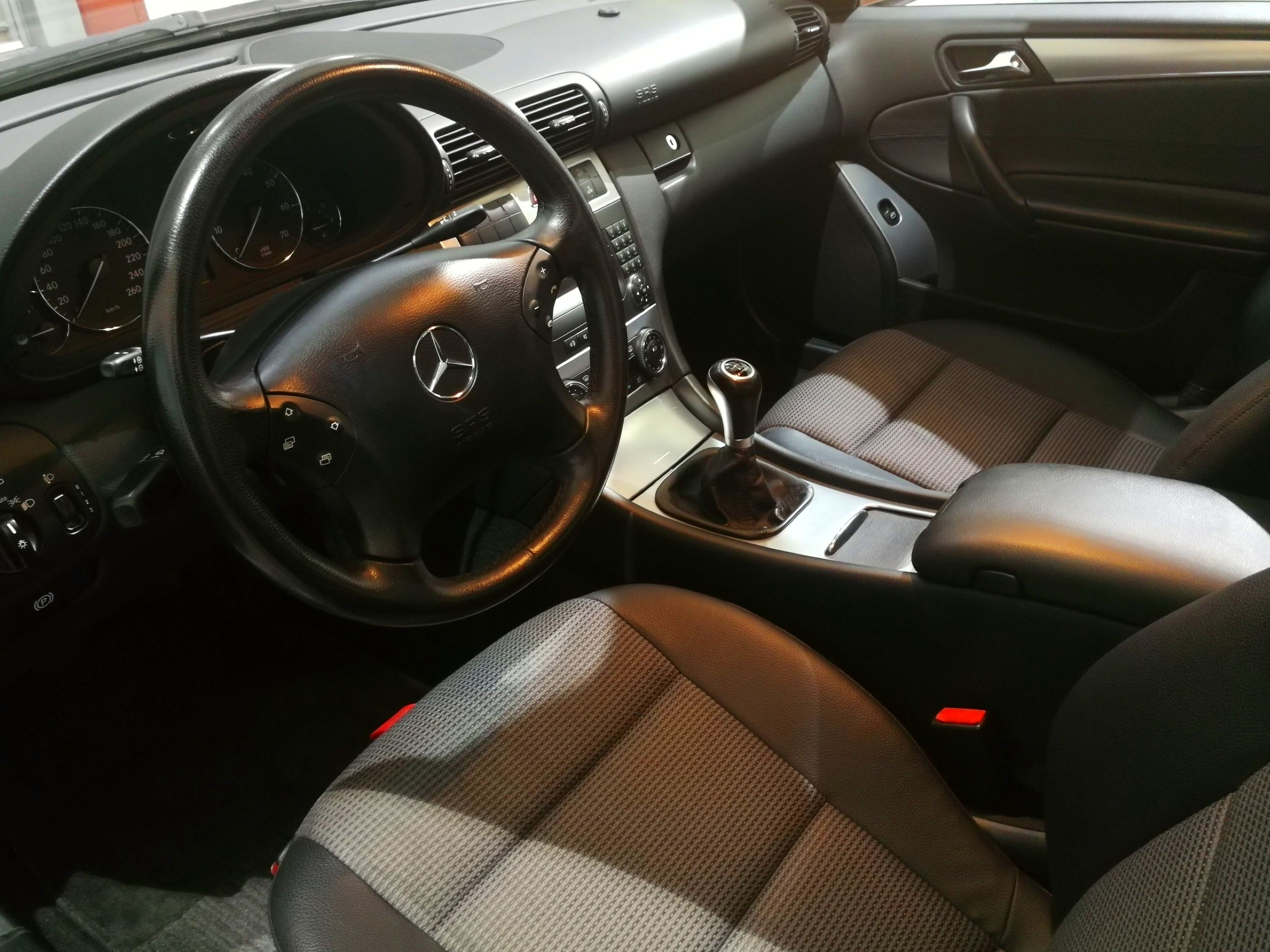 Mercedes C230: SERVICIOS Y STOCK DE COCHES de Vaquerizo Motor Mercedes C230: SERVICIOS Y STOCK DE COCHES de Vaquerizo Motor