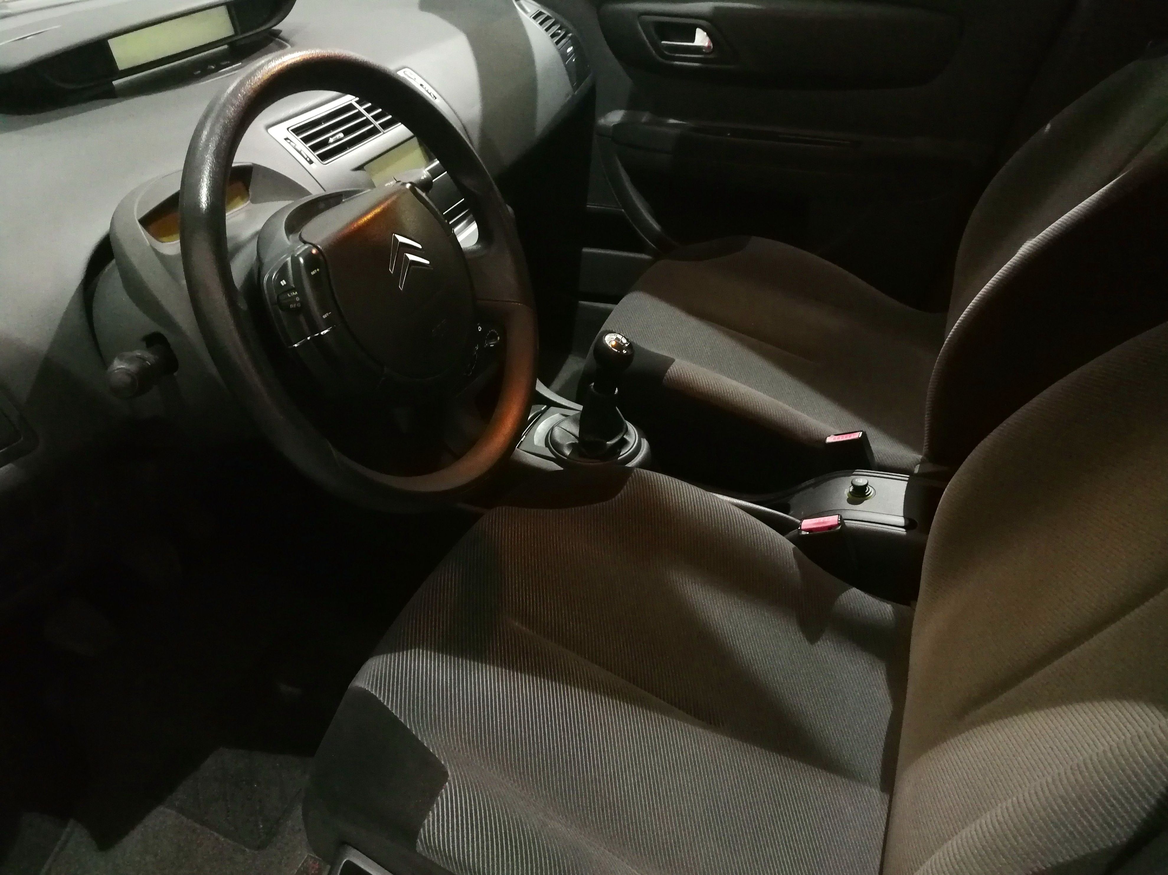 Citroën C4 1.6i 110cv: SERVICIOS Y STOCK DE COCHES de Vaquerizo Motor Citroën C4 1.6i 110cv: SERVICIOS Y STOCK DE COCHES de Vaquerizo Motor