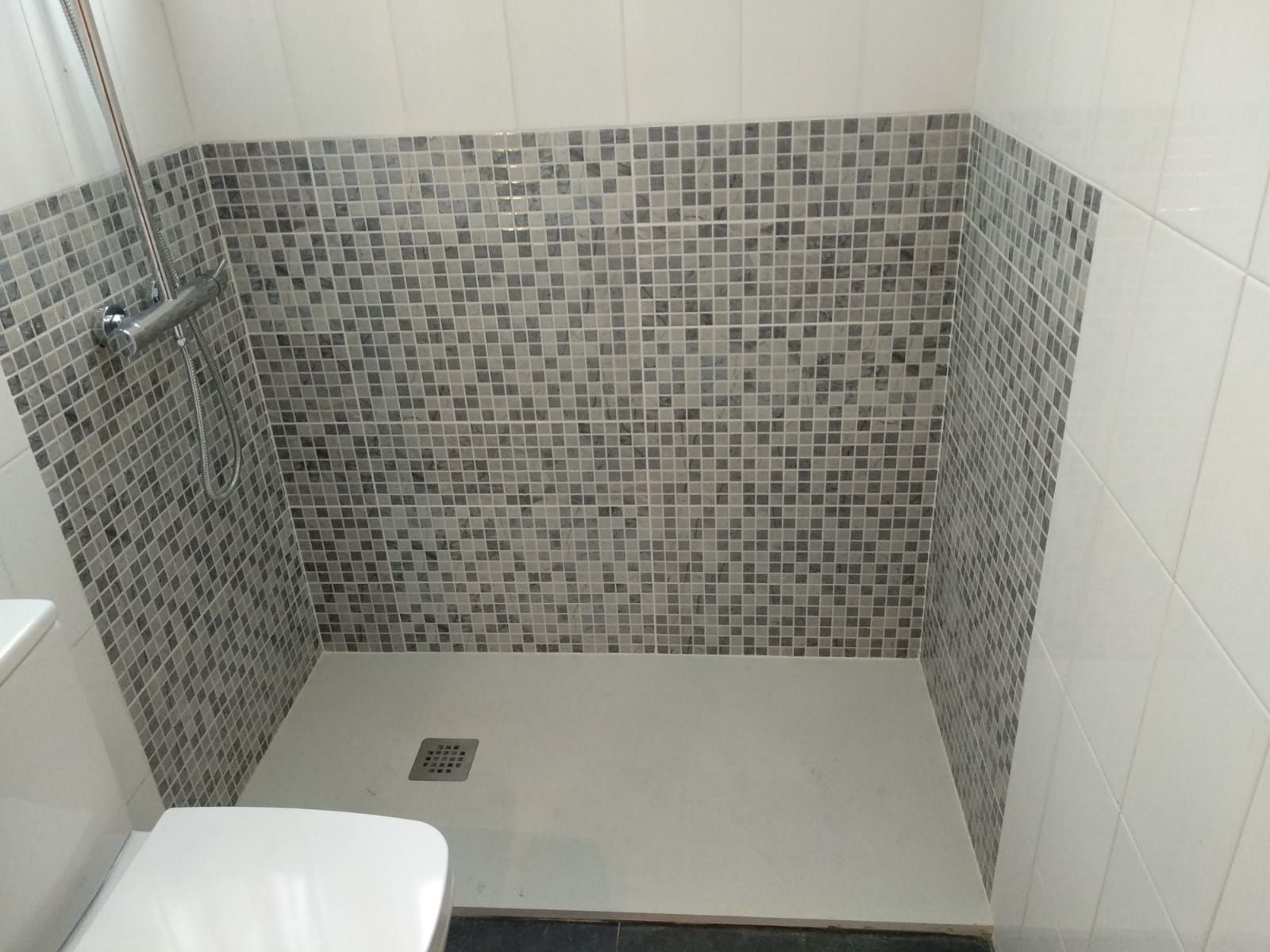 Montaje y venta de grifería, calderas, muebles y platos de ducha: Servicios de Urola Iturgintza Montaje y venta de grifería, calderas, muebles y platos de ducha: Servicios de Urola Iturgintza