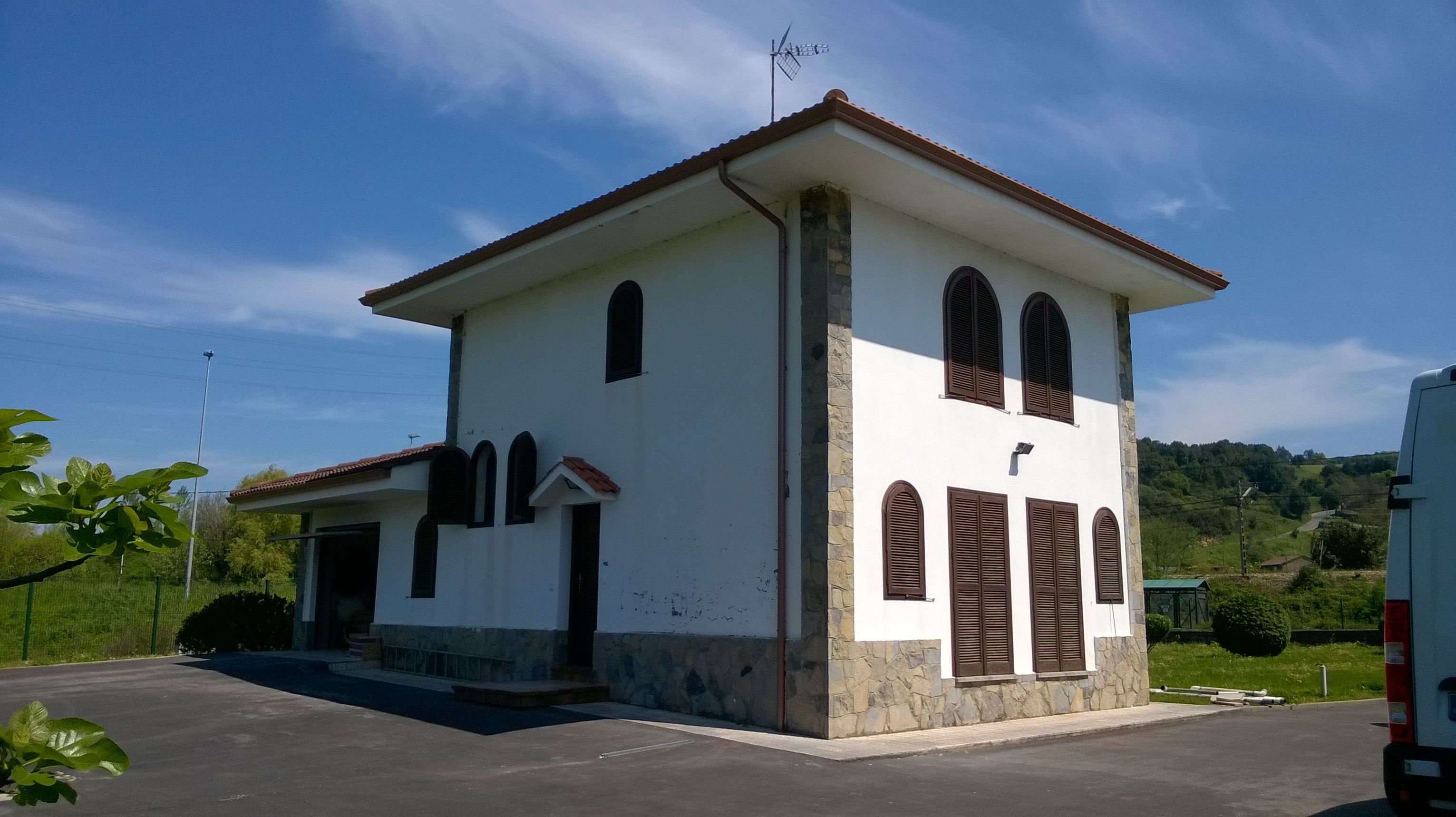 Renovación de canalones en Astuiras Renovación de canalones en Astuiras