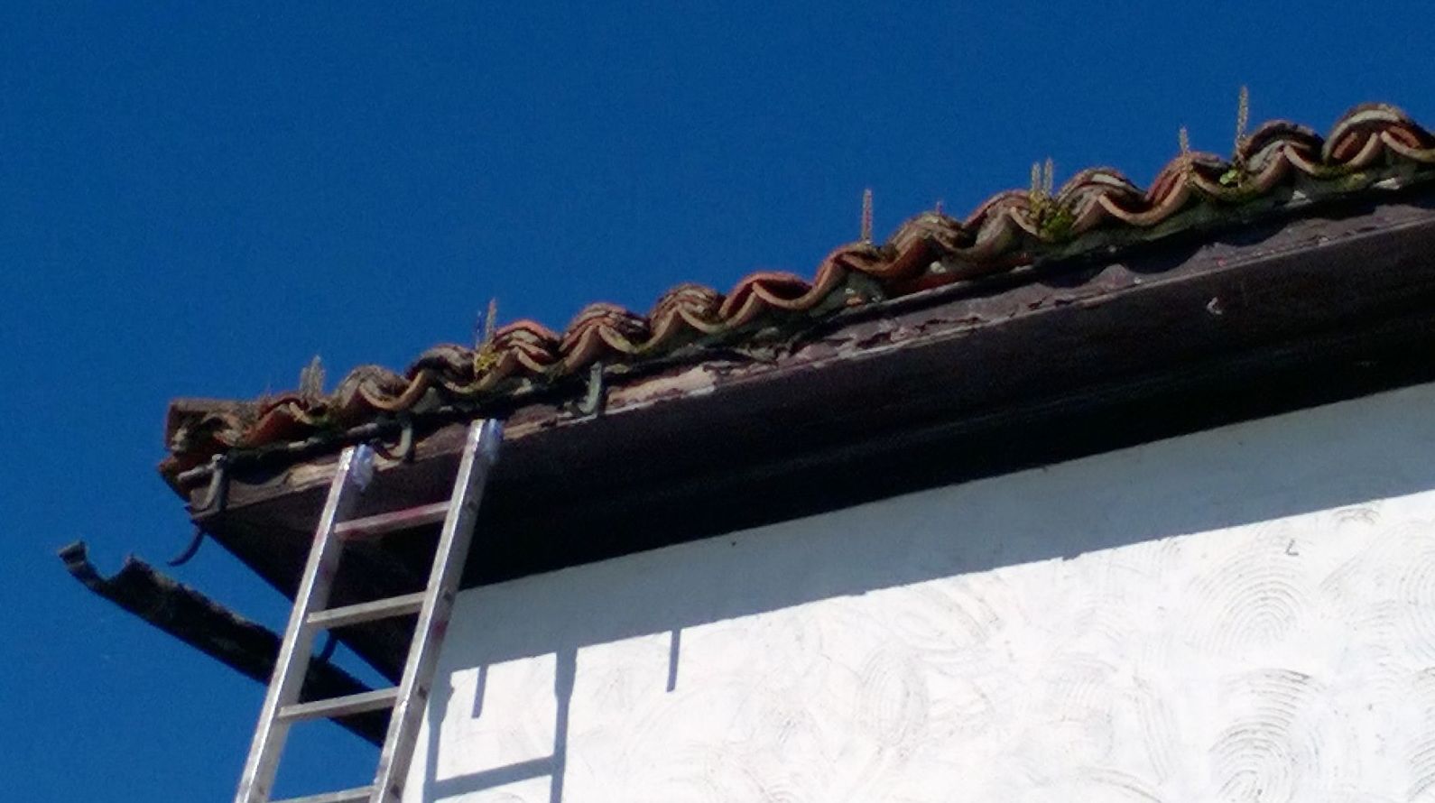 canalón semicircular continuo de aluminio en Asturias canalón semicircular continuo de aluminio en Asturias