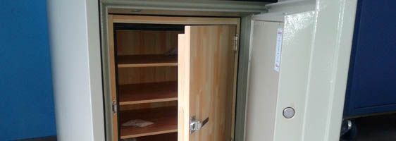 Instalación y apertura de cajas fuertes: Servicios de Cerrajeros Osca Hnos. Justo Instalación y apertura de cajas fuertes: Servicios de Cerrajeros Osca Hnos. Justo