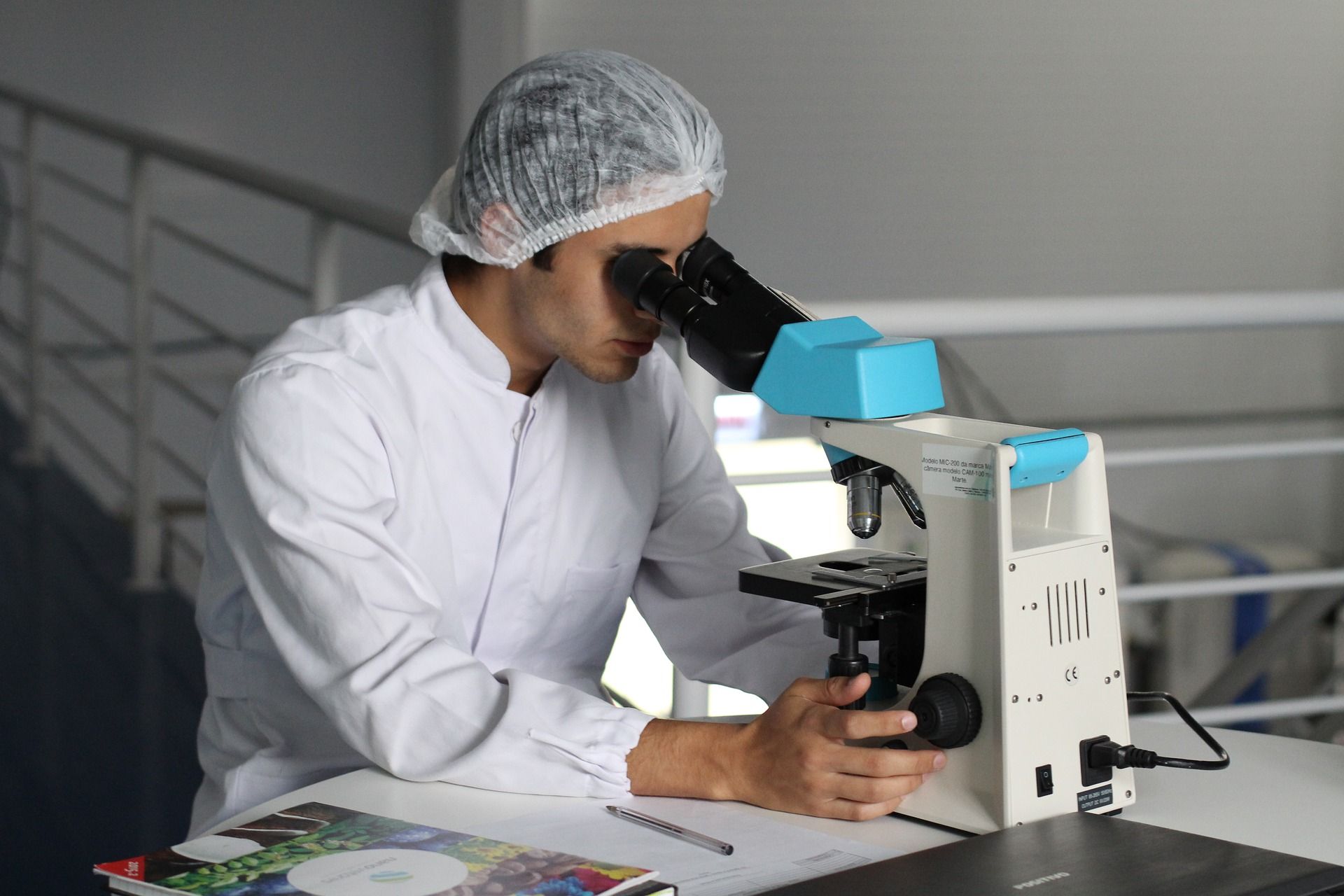 Análisis de agua: Servicios de Farmacia Eva Guillén Análisis de agua: Servicios de Farmacia Eva Guillén