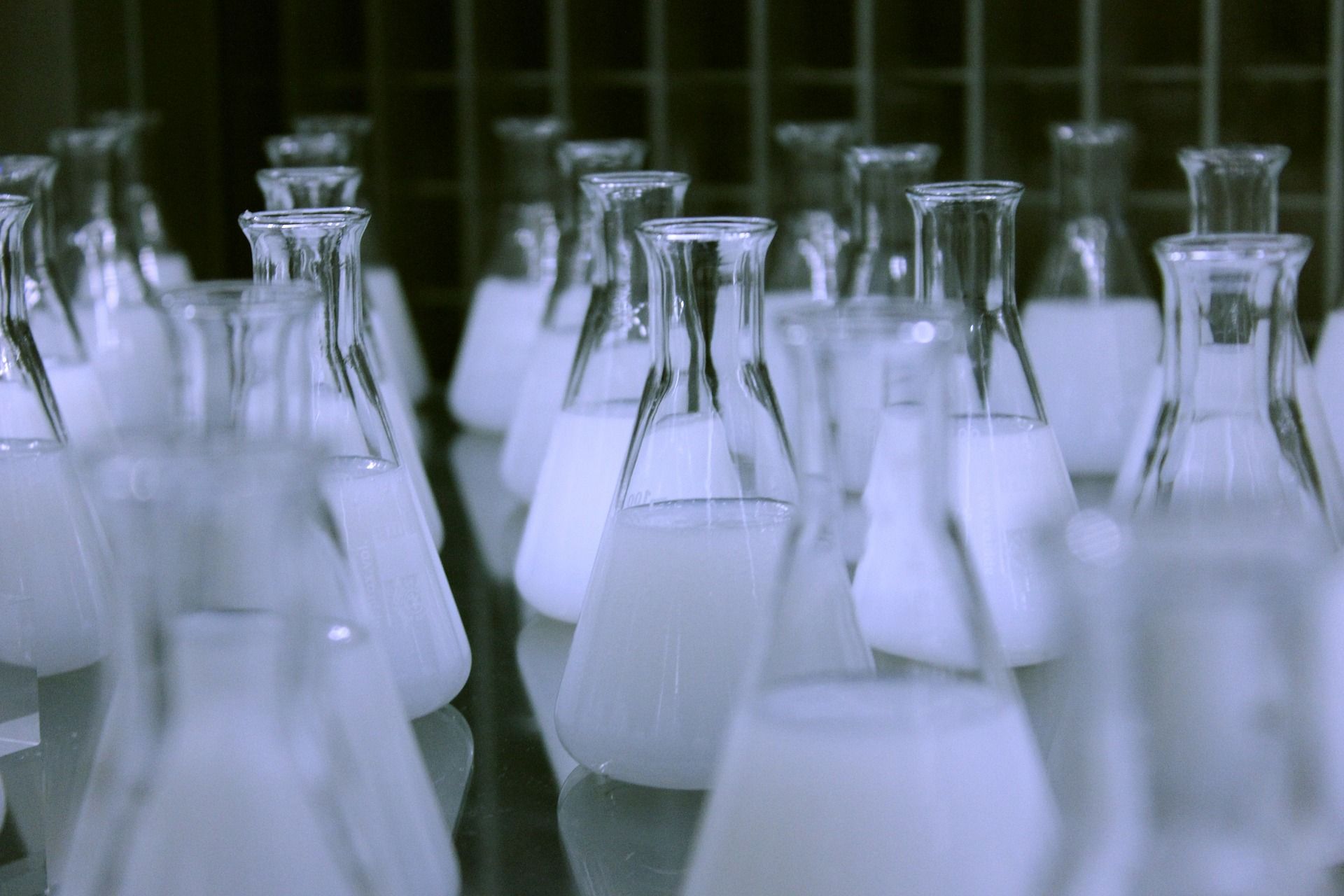 Análisis de agua: Servicios de Farmacia Eva Guillén Análisis de agua: Servicios de Farmacia Eva Guillén