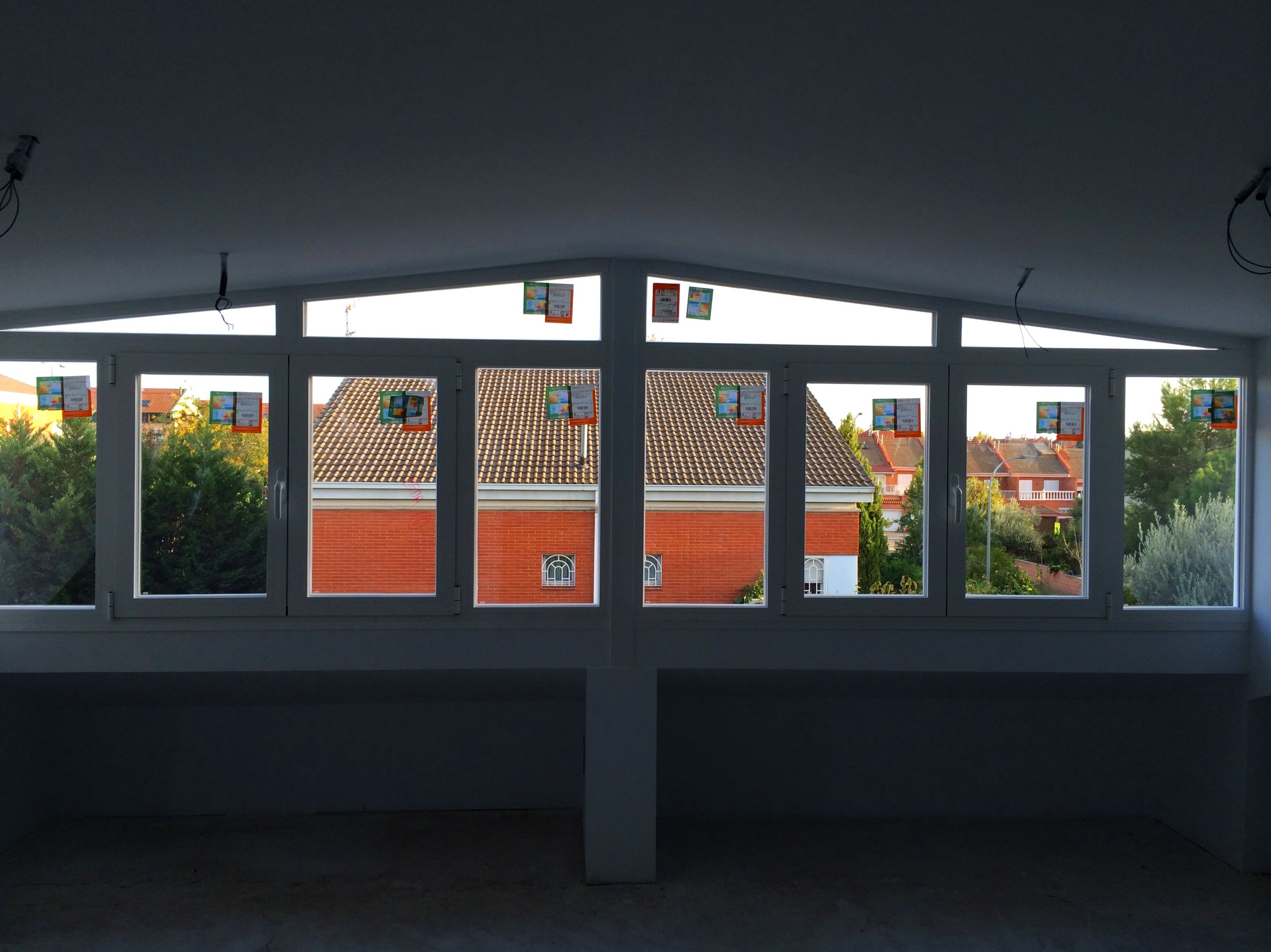 VENTANAS BUHARDILLA: Catálogo de Beda Aluminios, S.L. VENTANAS BUHARDILLA: Catálogo de Beda Aluminios, S.L.