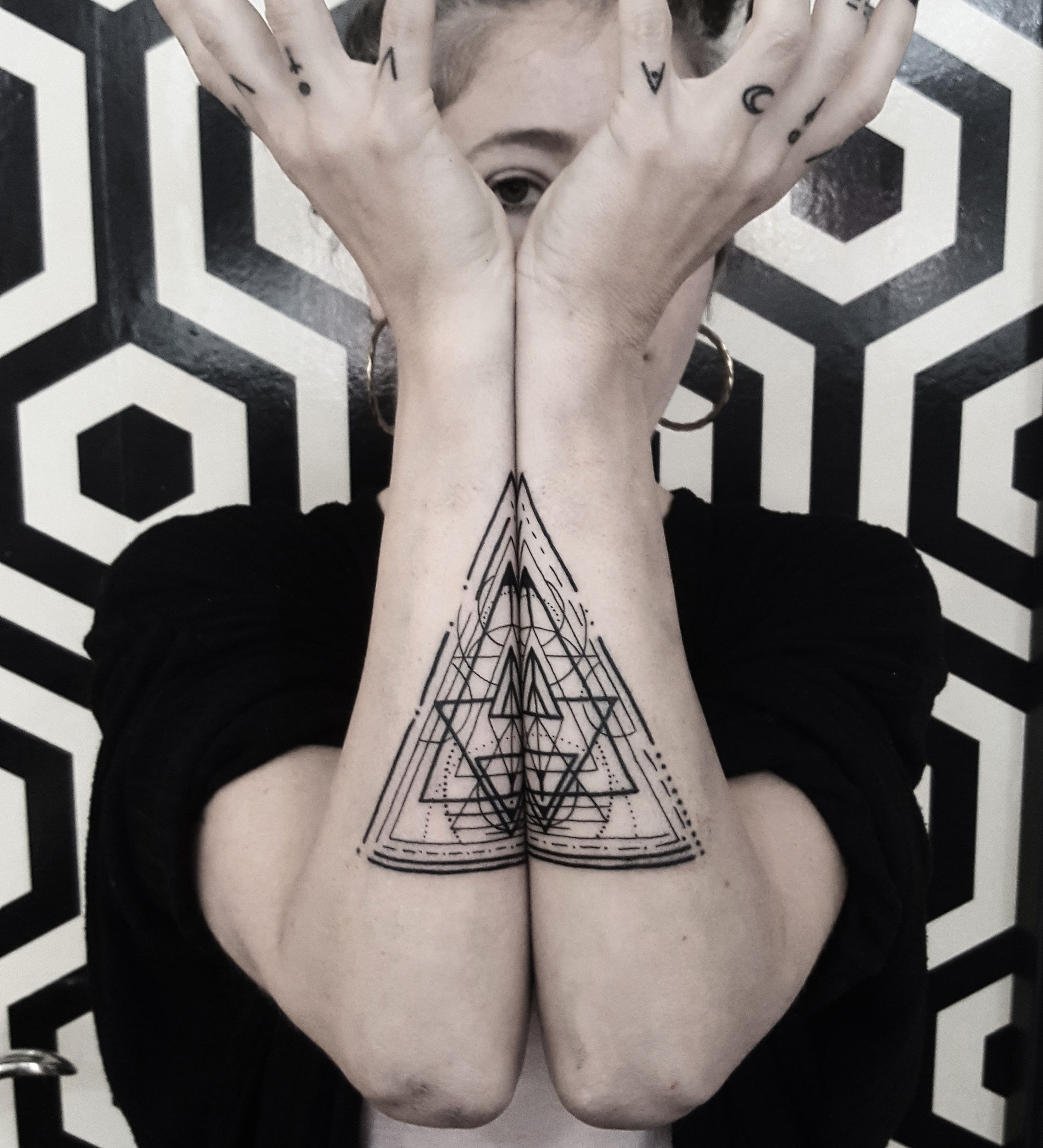 Dotwork y tribal étnico: Servicios de El Flaco Tattoo Dotwork y tribal étnico: Servicios de El Flaco Tattoo