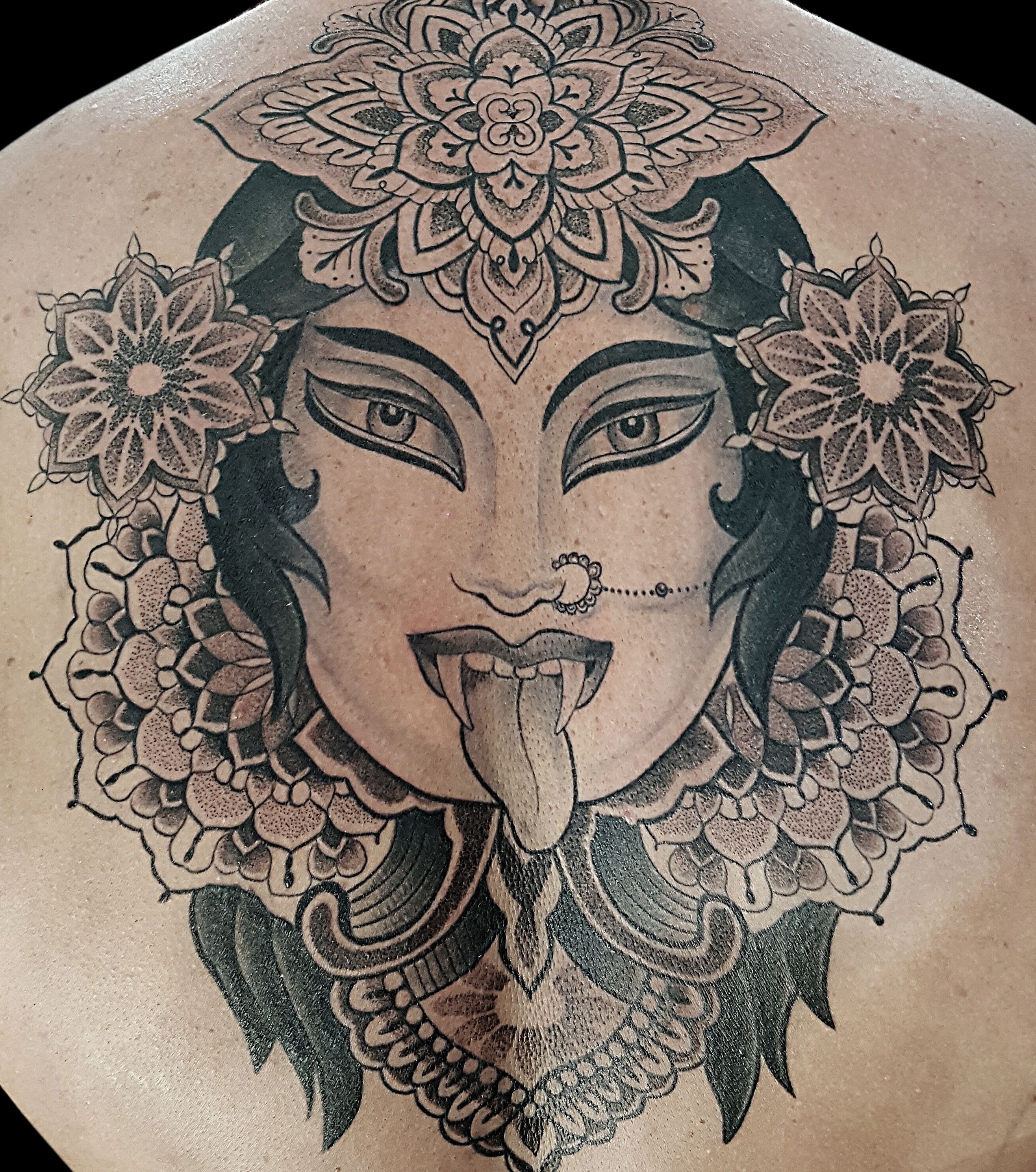 Dotwork y tribal étnico: Servicios de El Flaco Tattoo Dotwork y tribal étnico: Servicios de El Flaco Tattoo