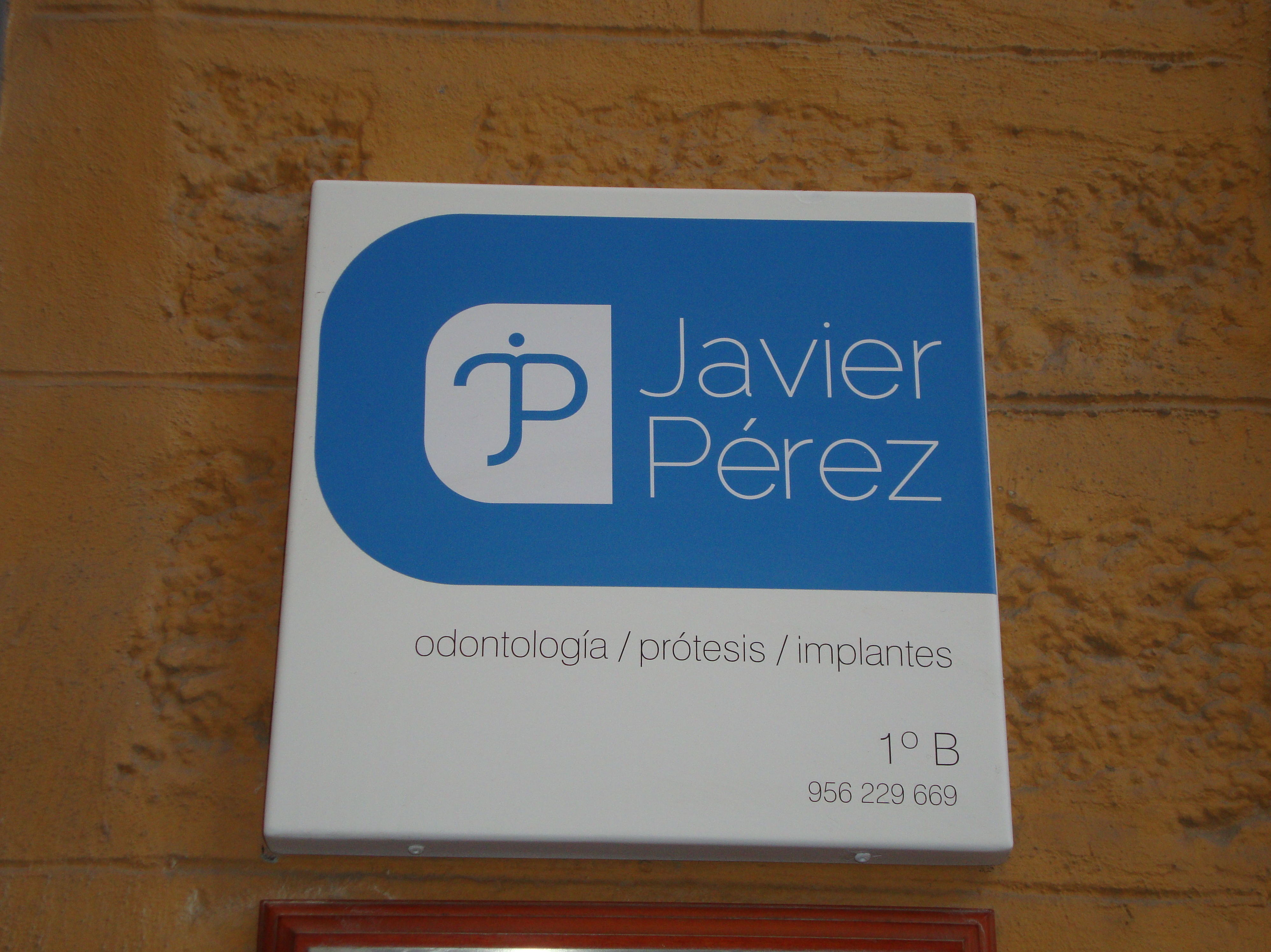 Dentista Cádiz Javier Pérez rótulo
