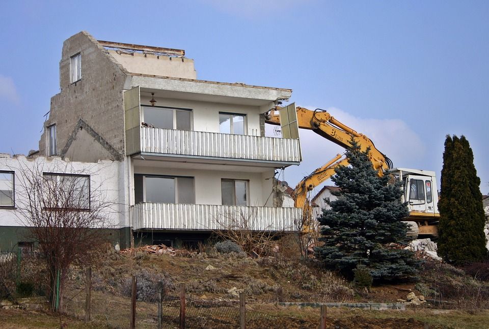 Derribos: Servicios de Excavaciones FM Derribos: Servicios de Excavaciones FM