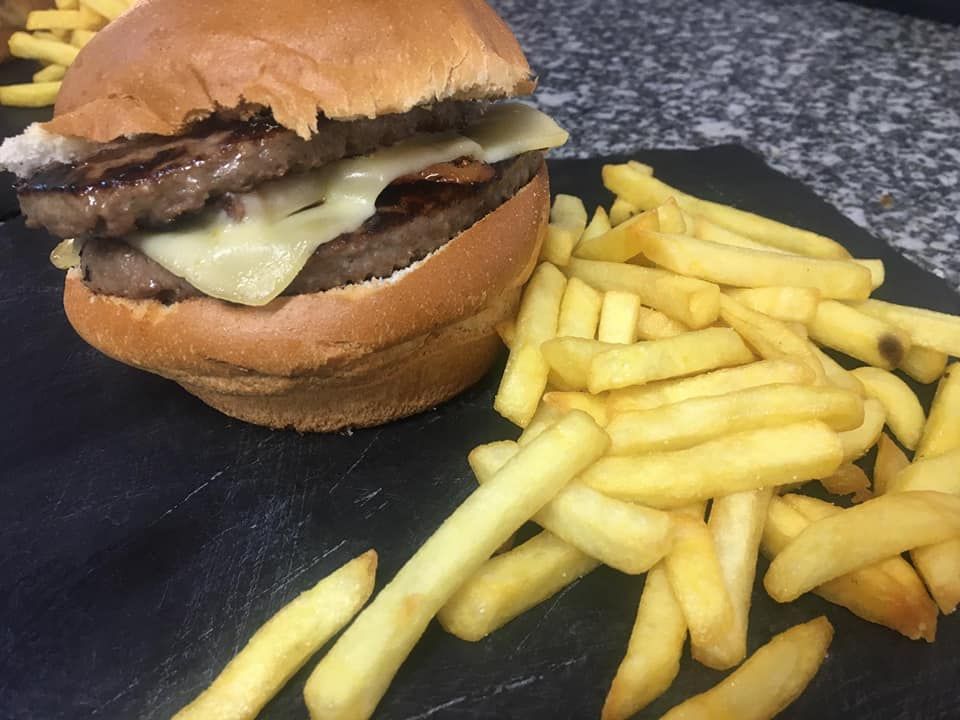 Hamburguesas: Nuestra Carta de Mónica&Mingo Hamburguesas: Nuestra Carta de Mónica&Mingo