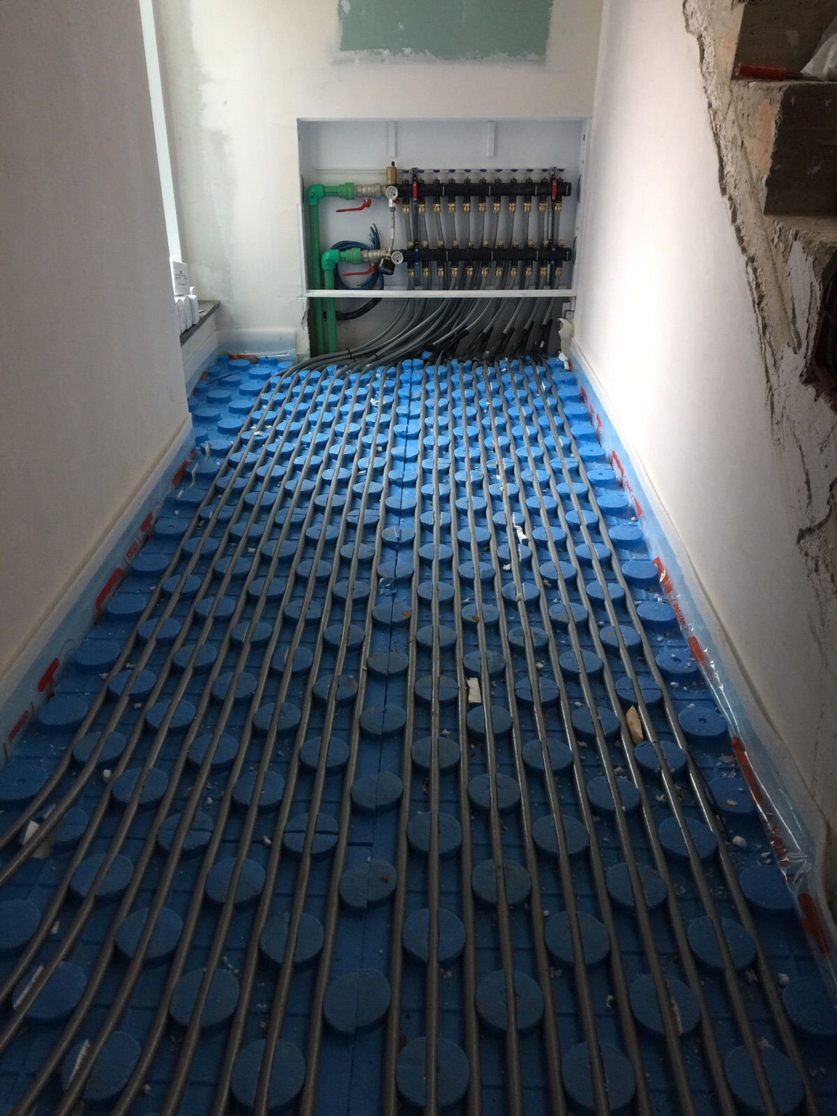 Instalación de suelo radiante: Servicios de Calefacción y Mantenimiento Moisés Domínguez Instalación de suelo radiante: Servicios de Calefacción y Mantenimiento Moisés Domínguez