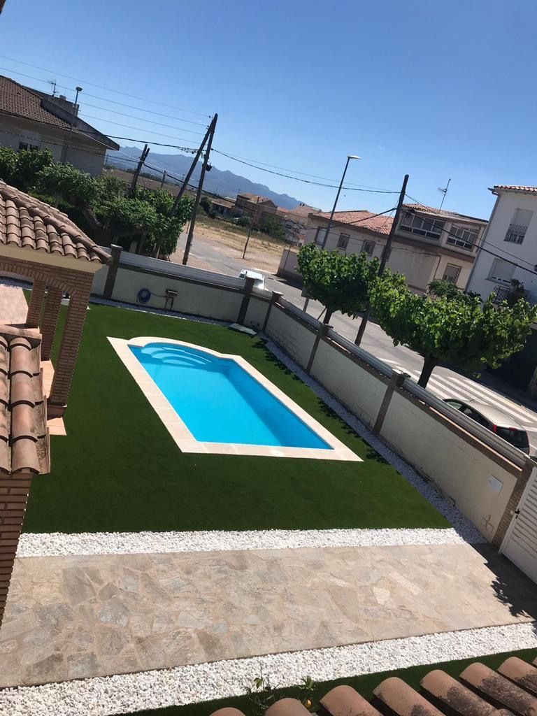 Piscinas de poliester LUYMAR: Servicios y Productos de Poliéster Luis Pino Piscinas de poliester LUYMAR: Servicios y Productos de Poliéster Luis Pino