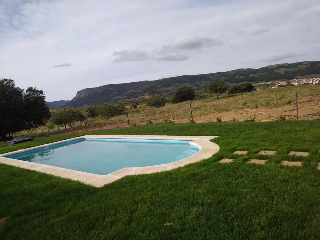 Piscinas de poliester LUYMAR: Servicios y Productos de Poliéster Luis Pino Piscinas de poliester LUYMAR: Servicios y Productos de Poliéster Luis Pino