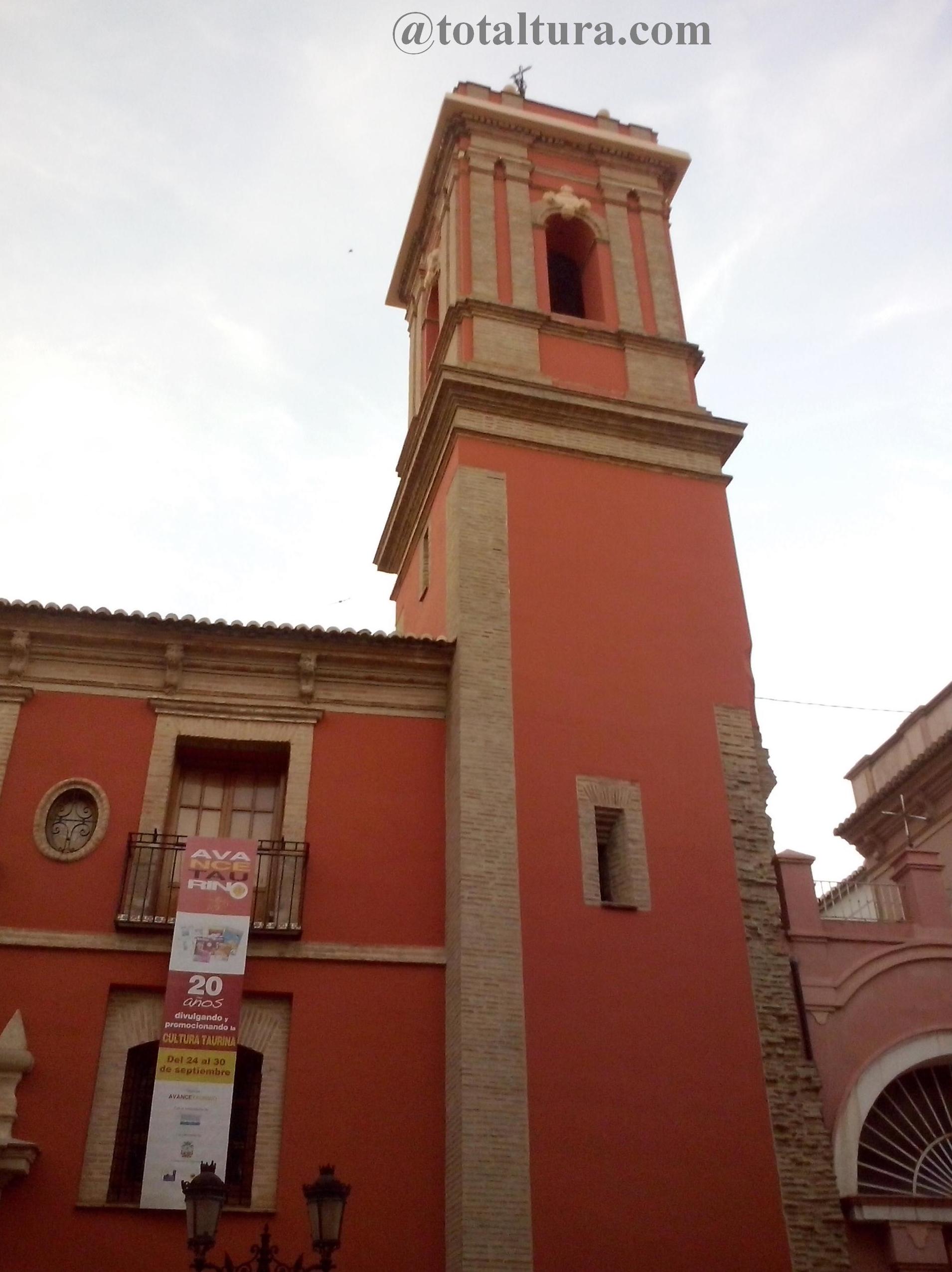 Trabajos verticales para restauración de torreones, cúpulas, campanarios: Trabajos verticales de Verticales Totaltura S.L.U. Trabajos verticales para restauración de torreones, cúpulas, campanarios: Trabajos verticales de Verticales Totaltura S.L.U.