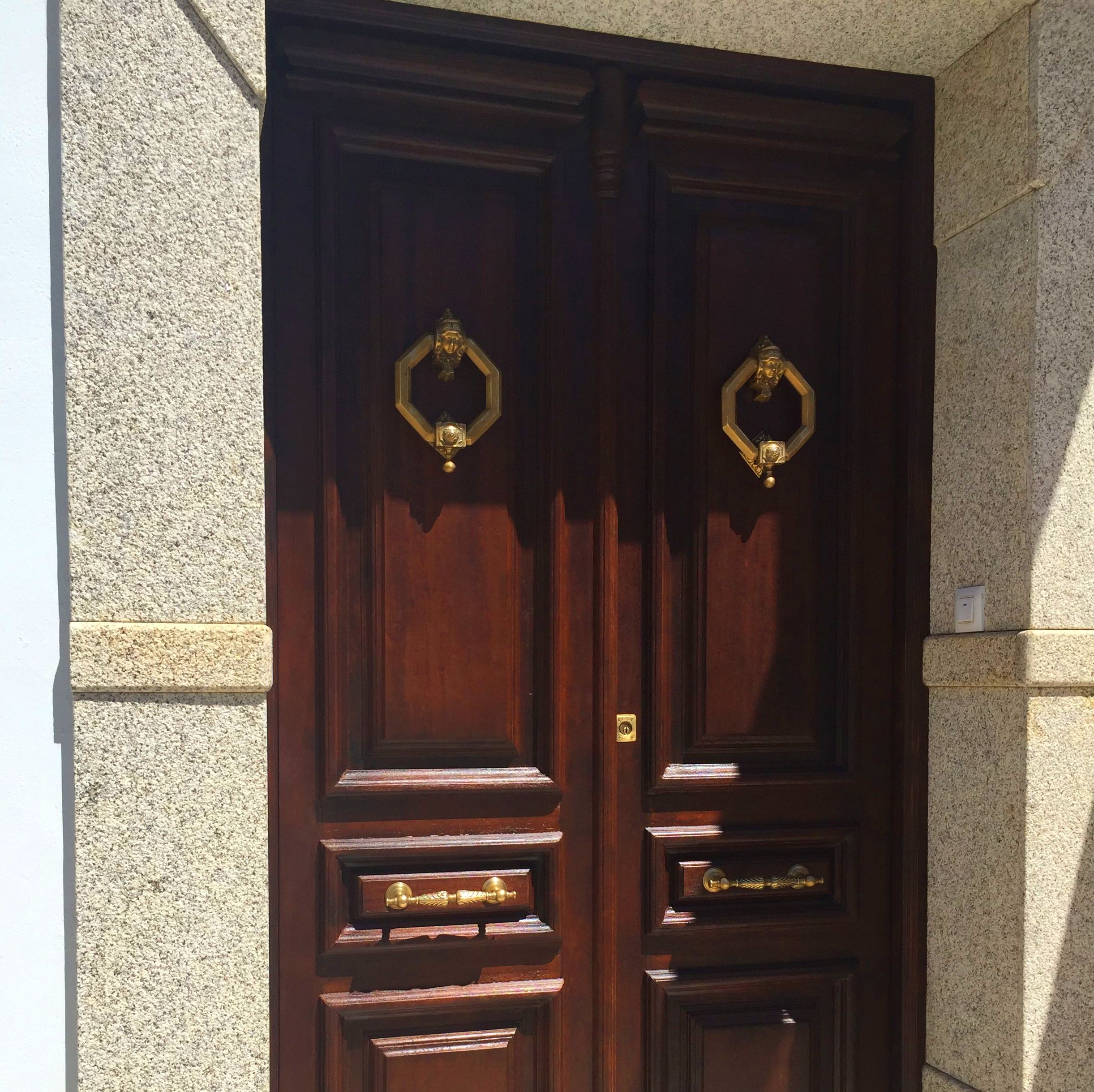 Puertas exteriores: Qué hacemos de Restauraciones Ríos Puertas exteriores: Qué hacemos de Restauraciones Ríos