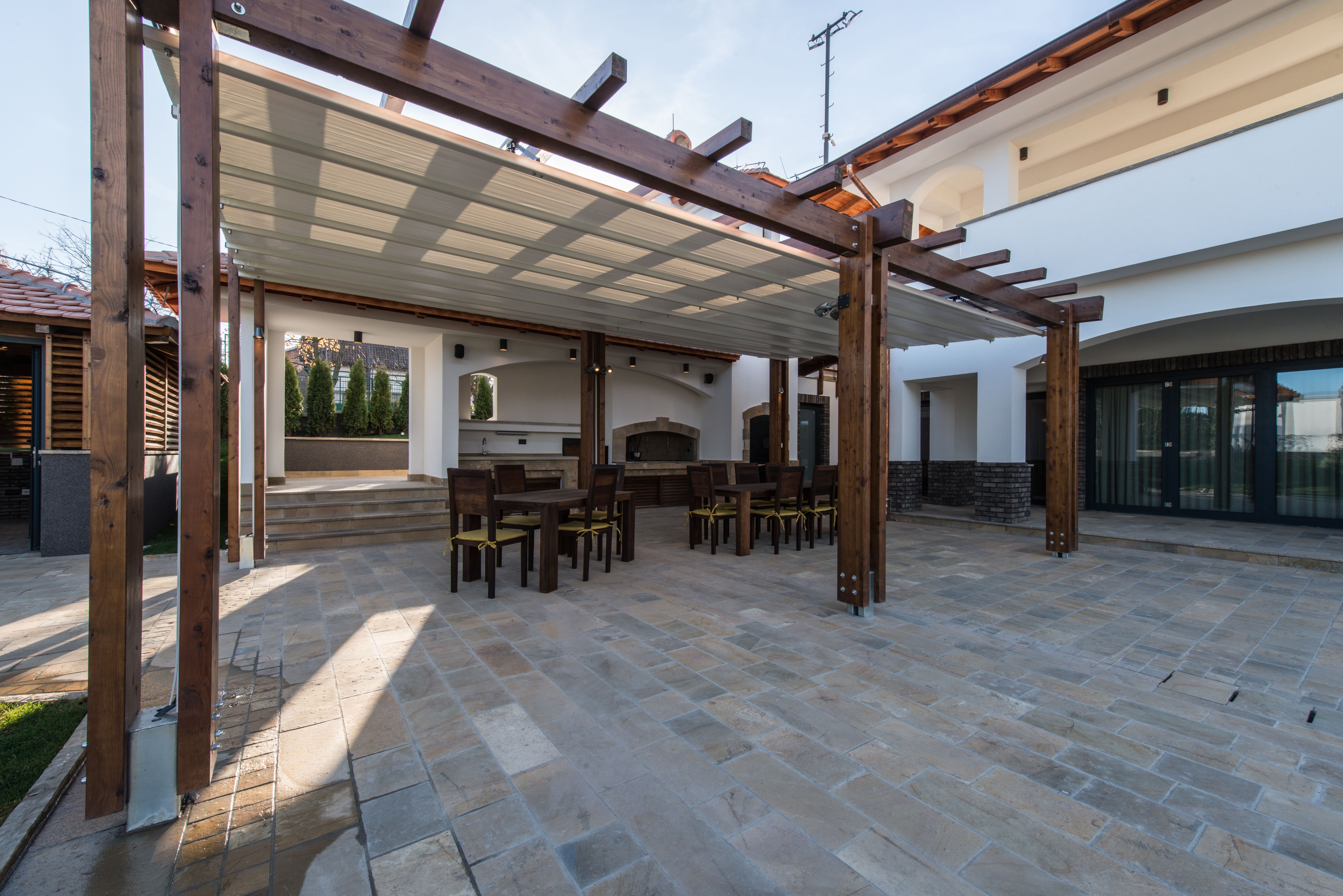 Pérgola bioclimática: Qué hacemos de Restauraciones Ríos Pérgola bioclimática: Qué hacemos de Restauraciones Ríos