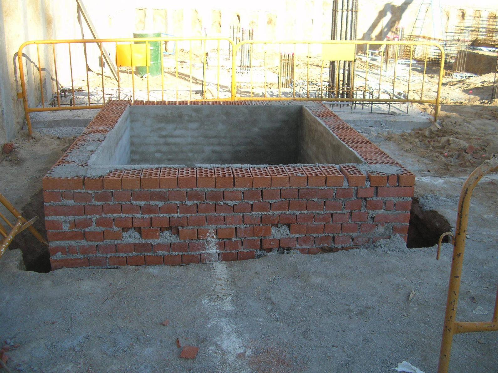 Empresa de reparacion y construccion de pocería en Madrid Hijon, arquetas registro control Empresa de reparacion y construccion de pocería en Madrid Hijon, arquetas registro control