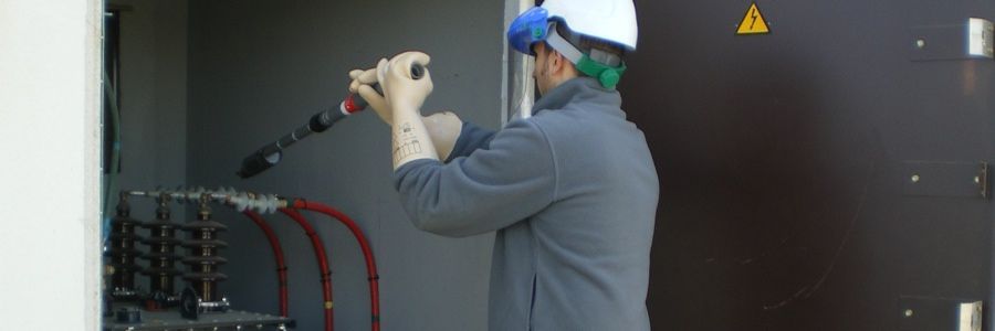 Instalaciones eléctricas en industrias: Servicios de Verificaciones y Mantenimientos Montserrat, S. L. Instalaciones eléctricas en industrias: Servicios de Verificaciones y Mantenimientos Montserrat, S. L.