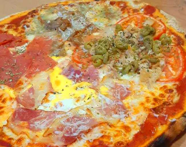 PIZZA ESPECIALES IDEAL PARA PROBAR NUESTROS MEJORES SABORES: Nuestras Pizzas de Pizzería Las Tres B PIZZA ESPECIALES IDEAL PARA PROBAR NUESTROS MEJORES SABORES: Nuestras Pizzas de Pizzería Las Tres B