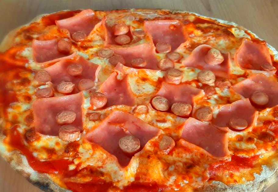 FRANKFURT: Nuestras Pizzas de Pizzería Las Tres B FRANKFURT: Nuestras Pizzas de Pizzería Las Tres B