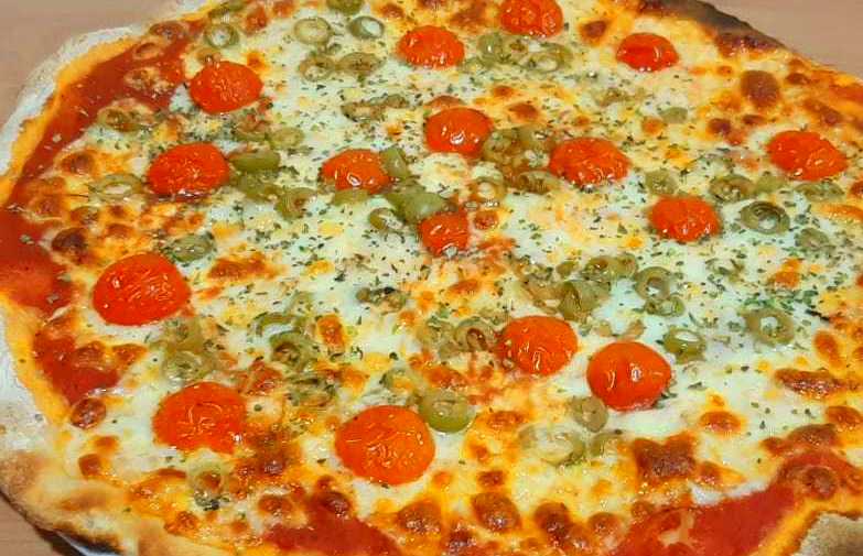 PIZZA DE LA HUERTA: Nuestras Pizzas de Pizzería Las Tres B PIZZA DE LA HUERTA: Nuestras Pizzas de Pizzería Las Tres B