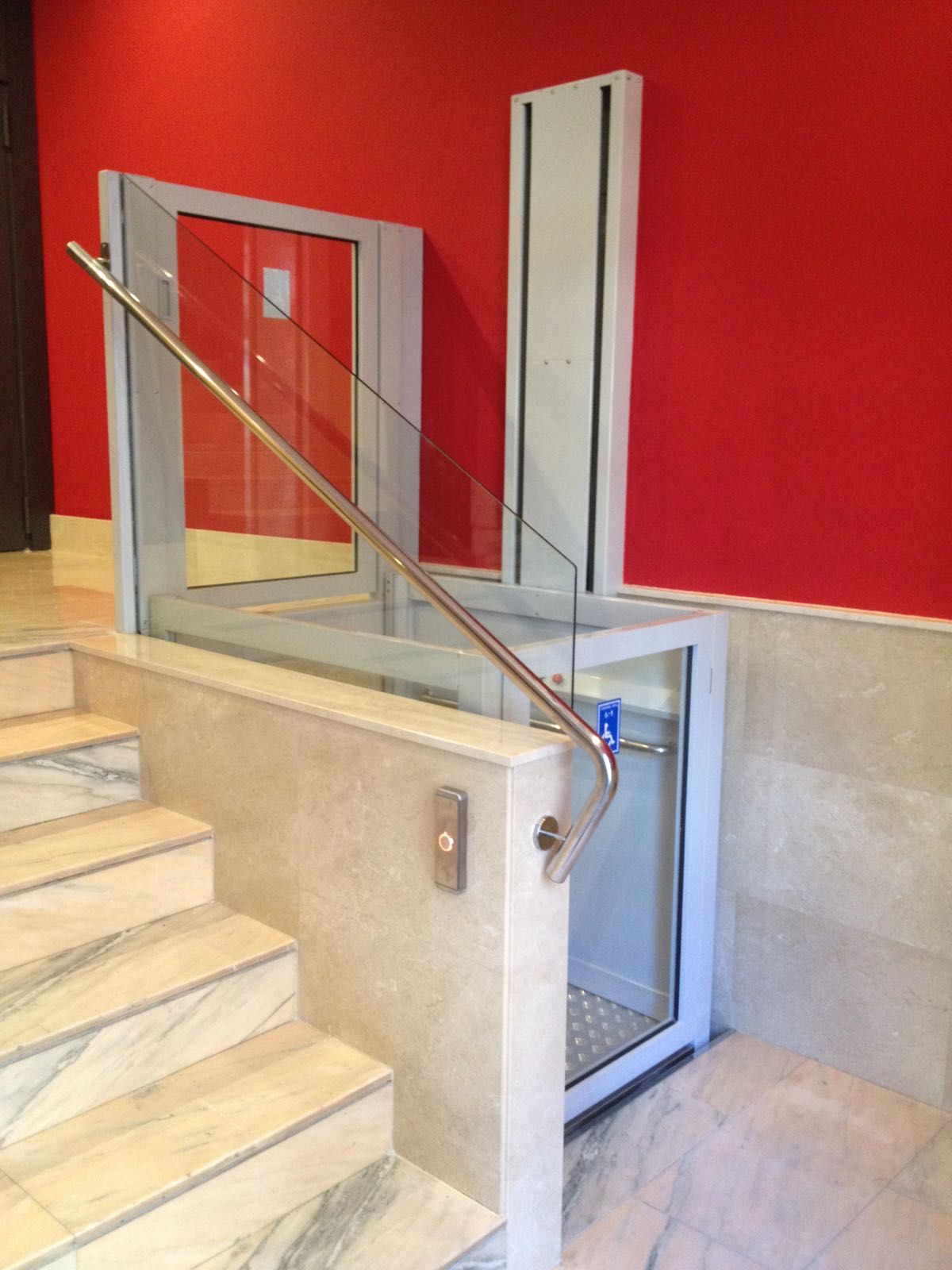 Salvaescaleras: Servicios de Zarsín Ascensores Salvaescaleras: Servicios de Zarsín Ascensores