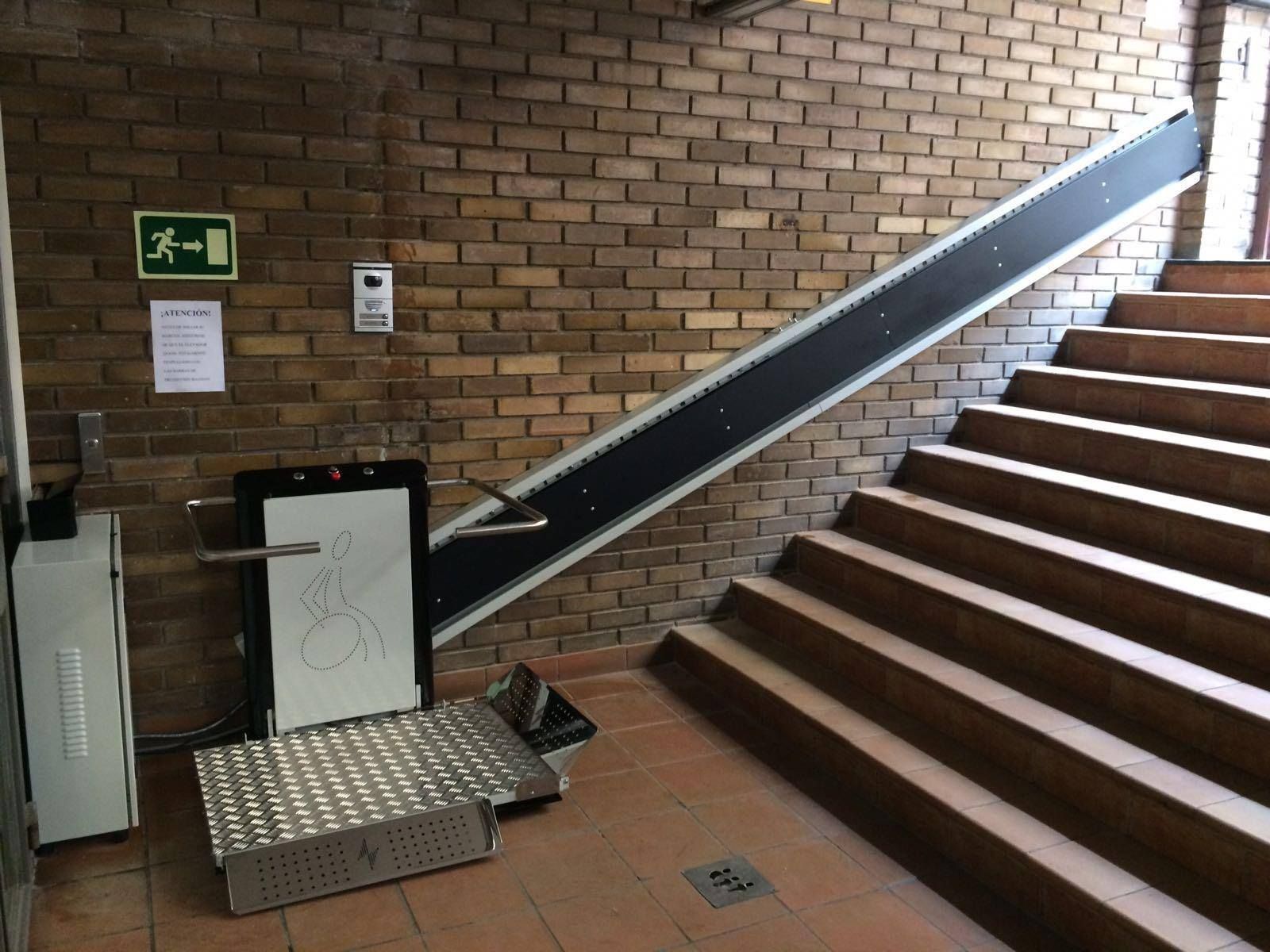 Salvaescaleras: Servicios de Zarsín Ascensores Salvaescaleras: Servicios de Zarsín Ascensores