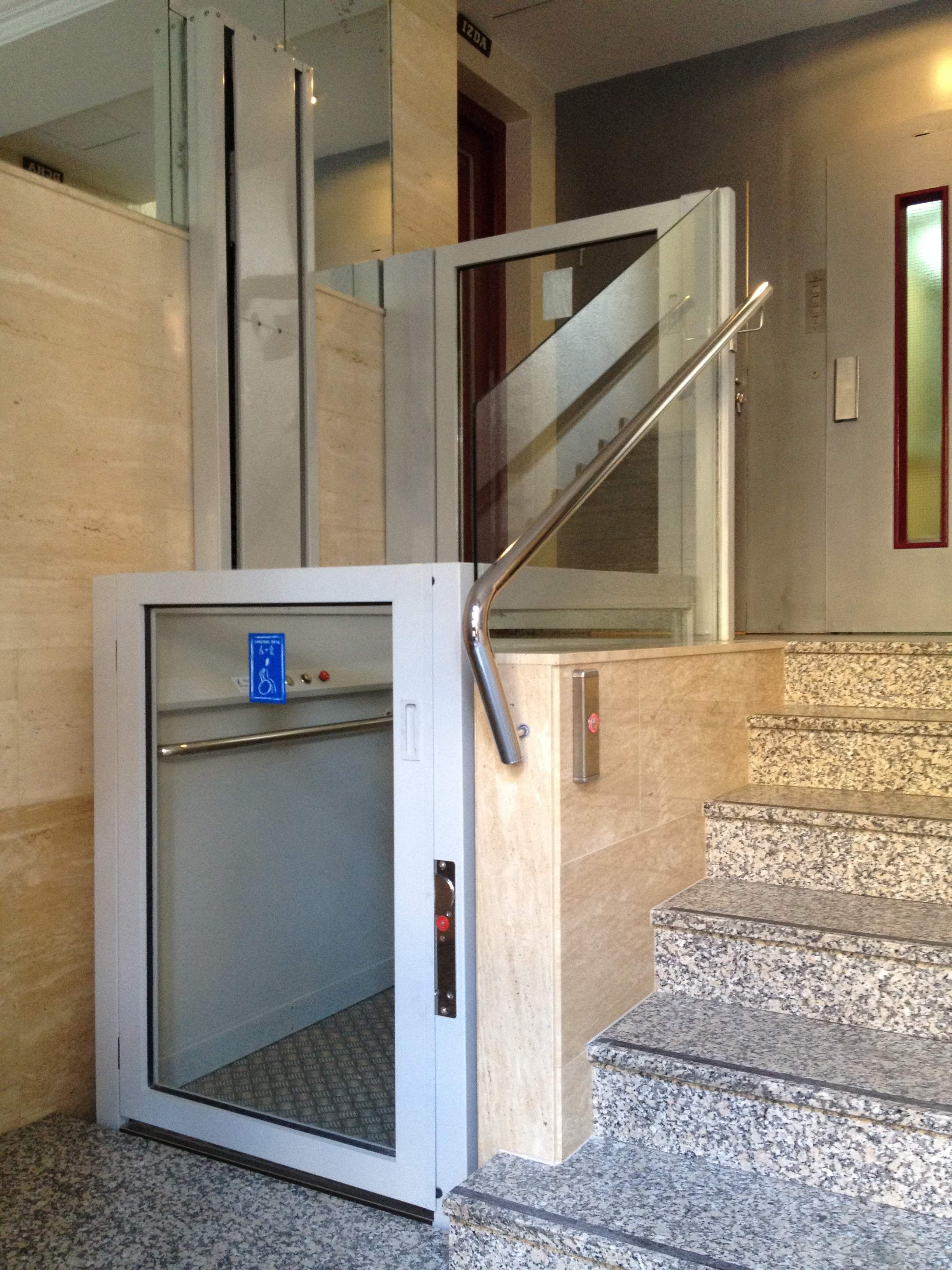 Salvaescaleras: Servicios de Zarsín Ascensores Salvaescaleras: Servicios de Zarsín Ascensores